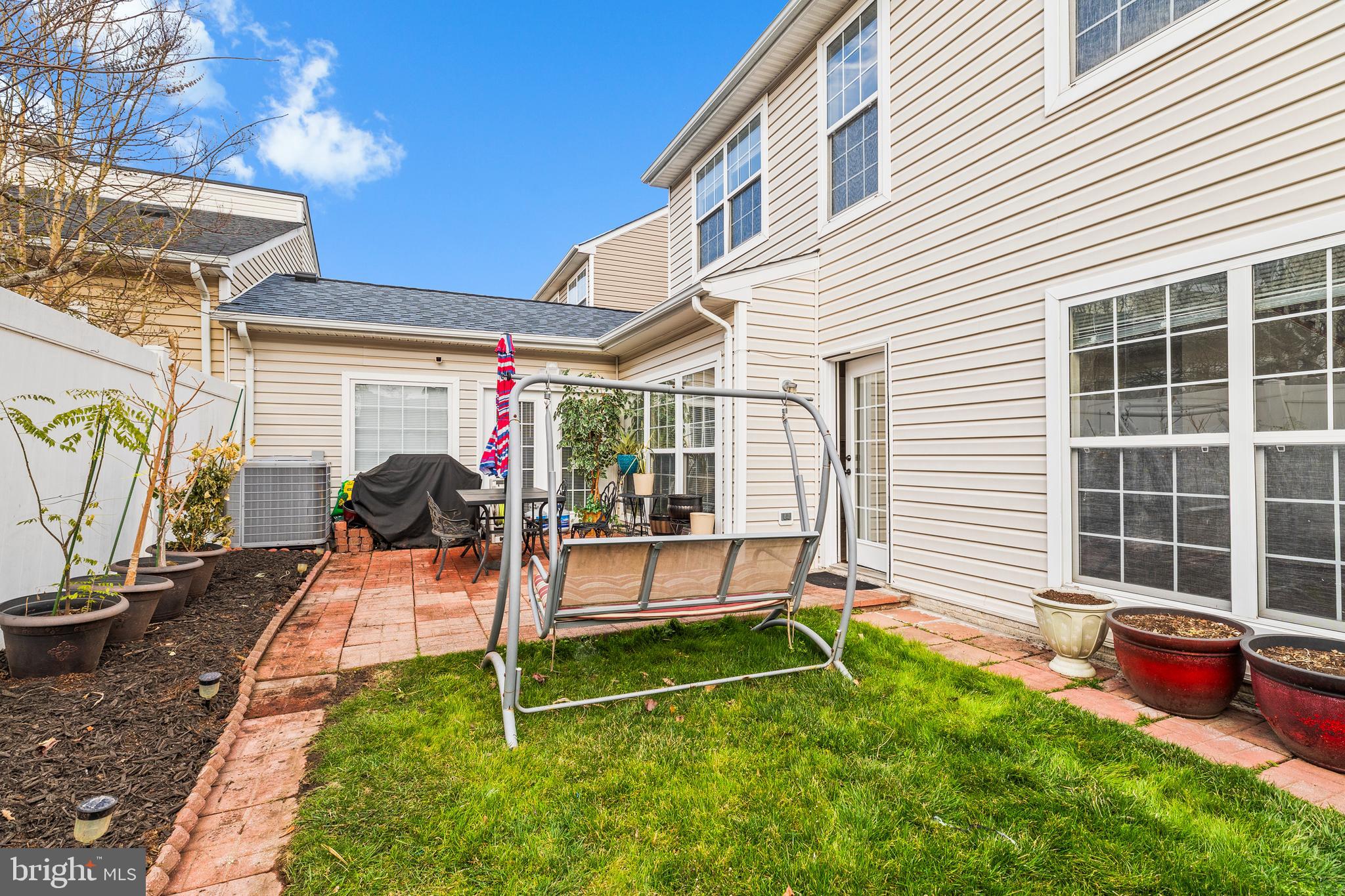 SIGNATURE AT BROADLANDS - Residential