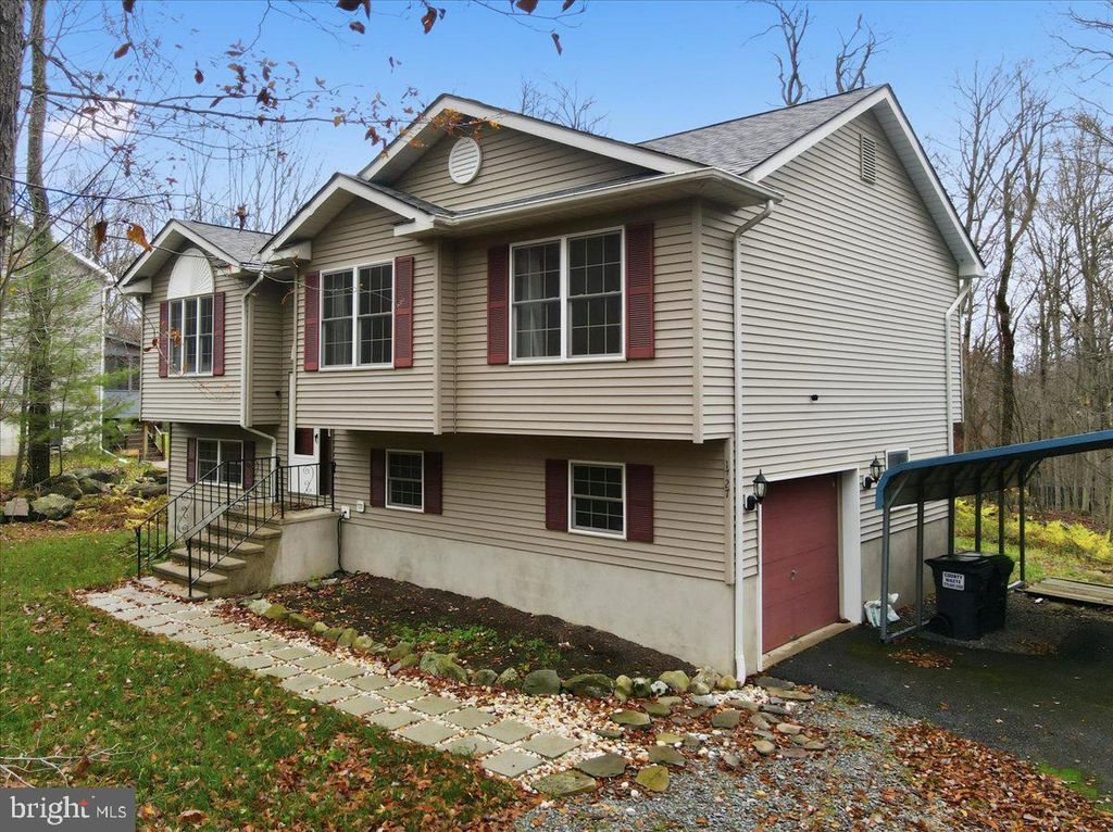 Photo of 163 Long Woods Road, TOBYHANNA, PA 18466 (MLS # PAMR2005844)