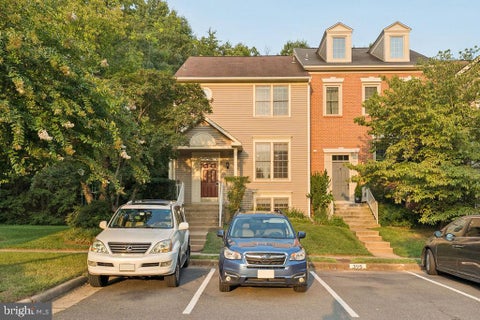 Photo of 3859 Zelkova Court, FAIRFAX, VA 22033 (MLS # VAFX2334352)