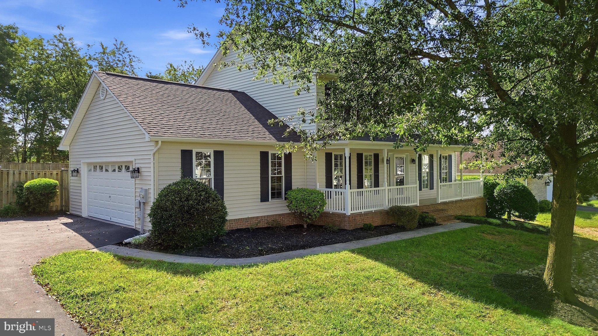 302 CANYON ROAD