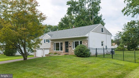 Photo of 178 Willow Drive, WARMINSTER, PA 18974 (MLS # PABU2129110)