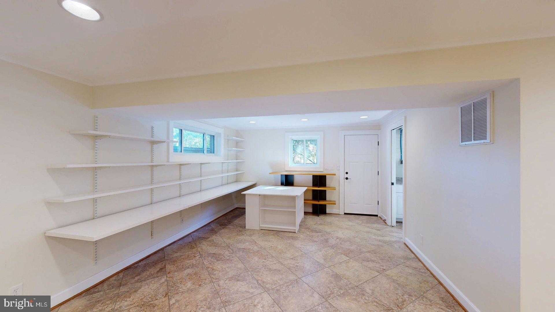 RIVERSIDE ESTATES - Residential