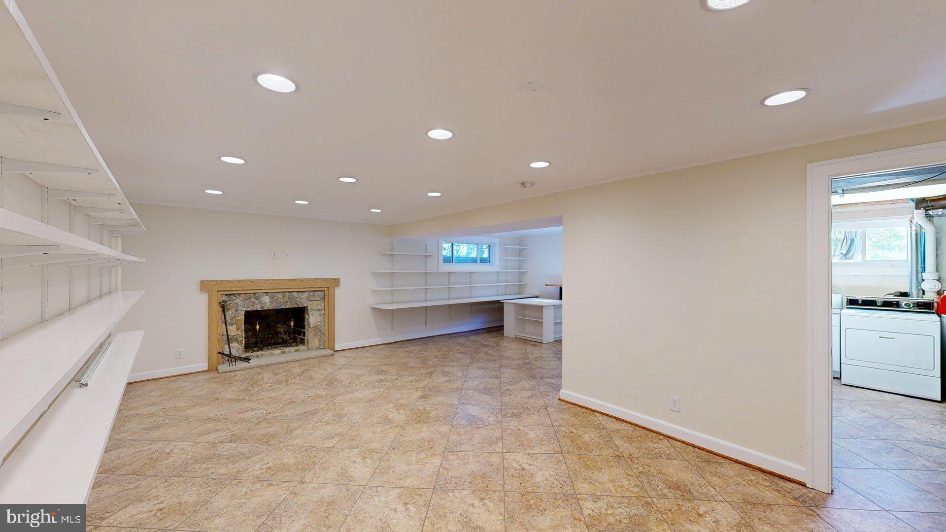 RIVERSIDE ESTATES - Residential