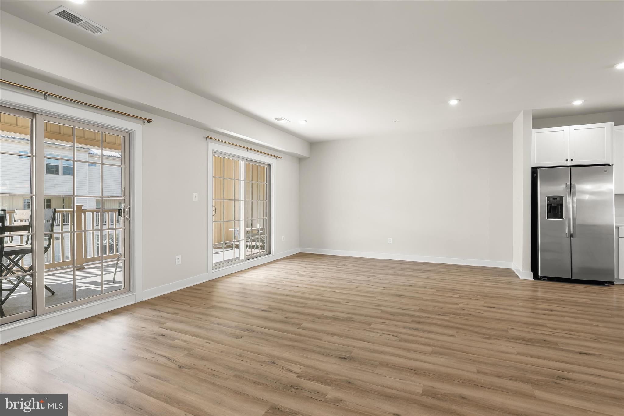 OAKDALE VILLAGE - Residential