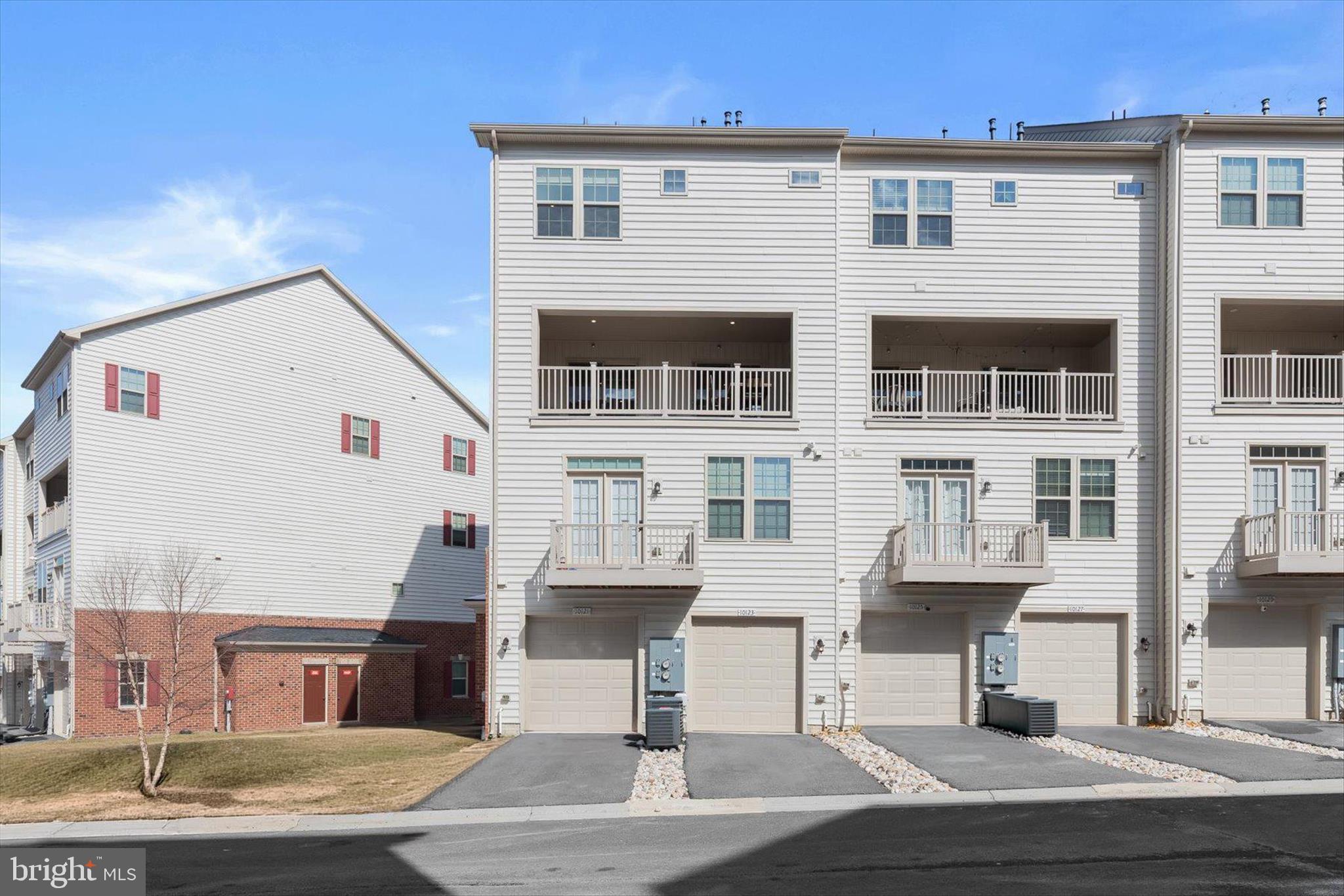 OAKDALE VILLAGE - Residential