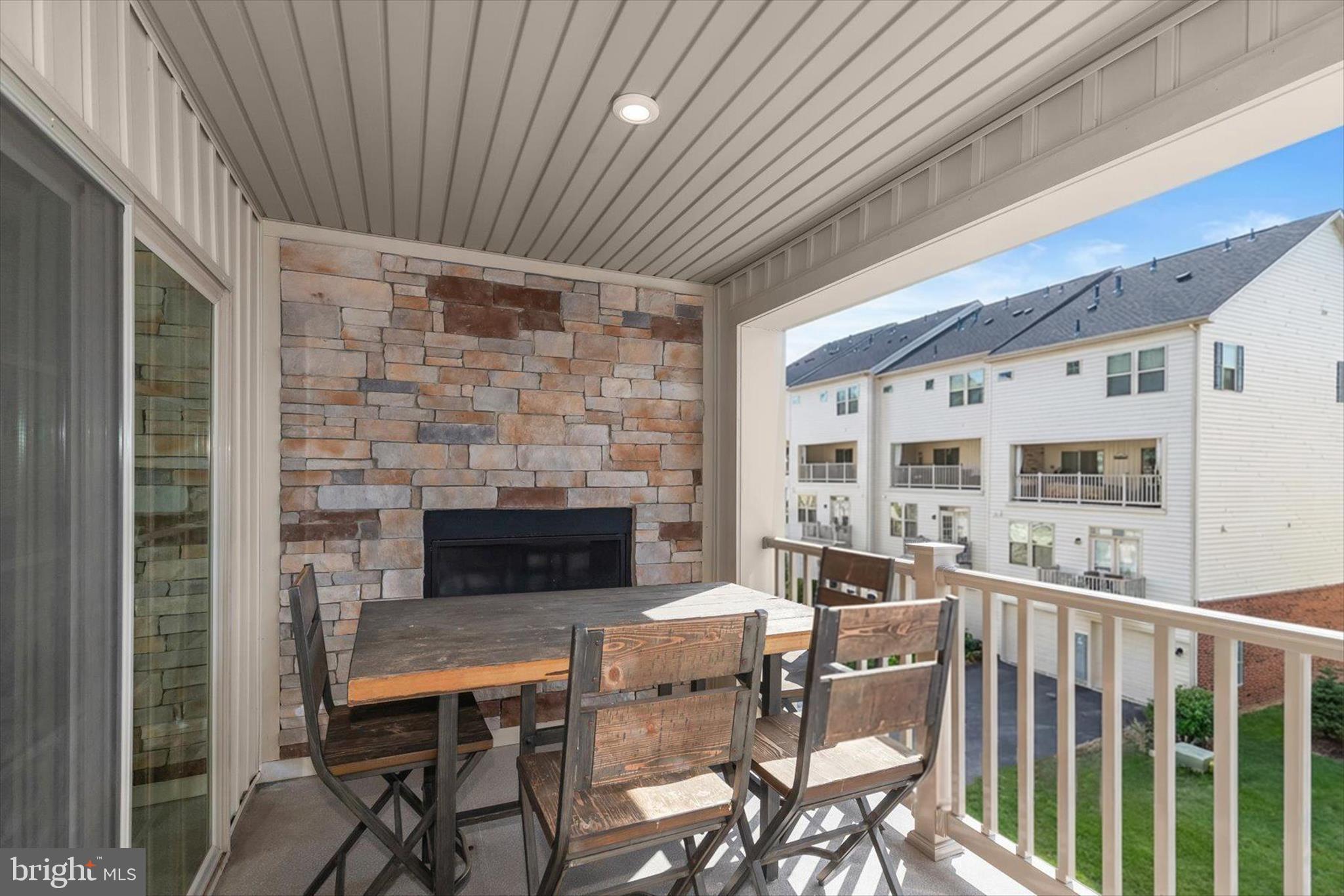 OAKDALE VILLAGE - Residential