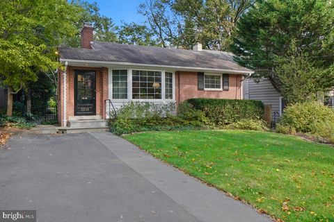 Photo of 3519 RAYMOND ST, CHEVY CHASE, MD 20815 (MLS # MDMC2109736)