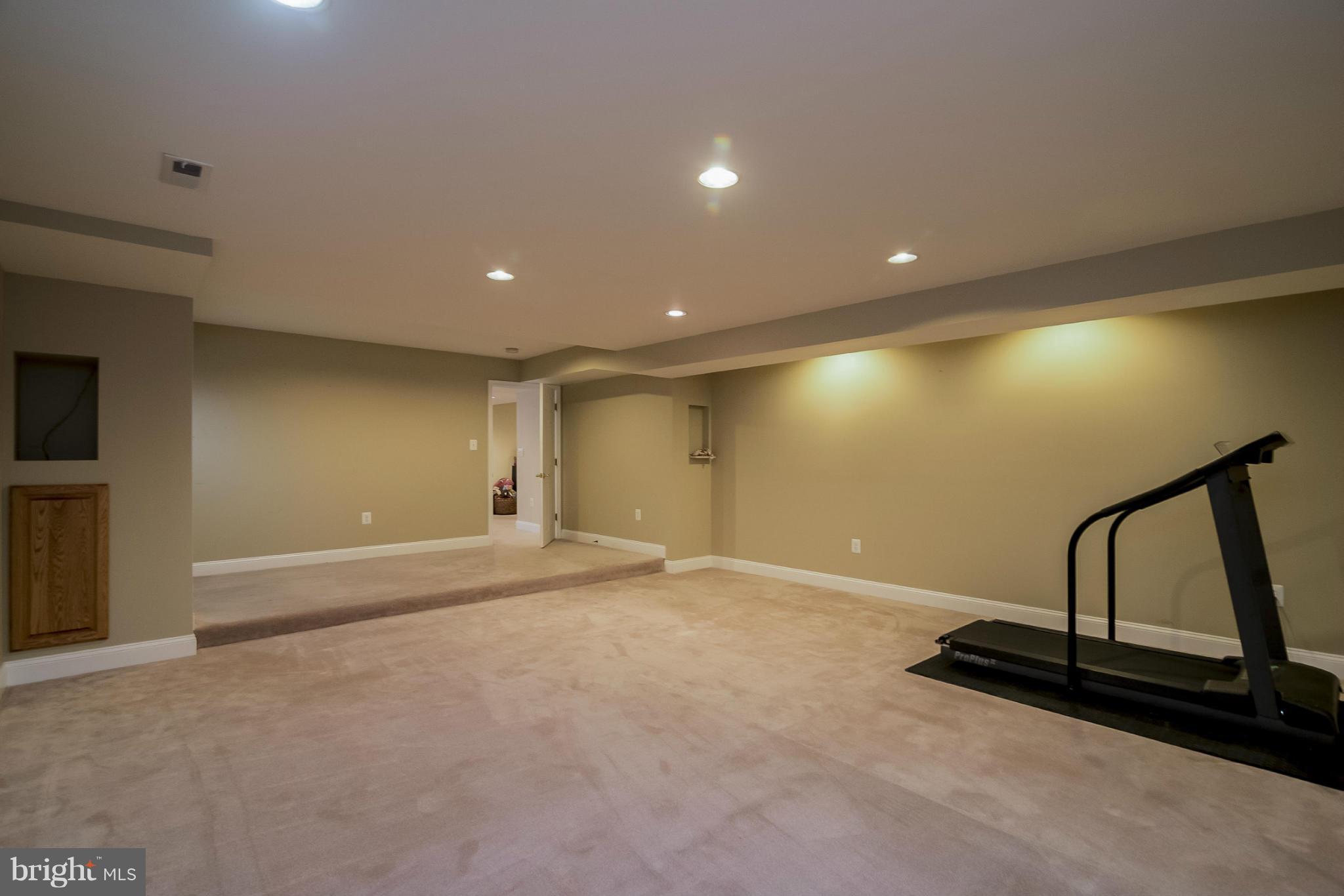 THE OVERLOOK AT BROAD CREEK - Residential