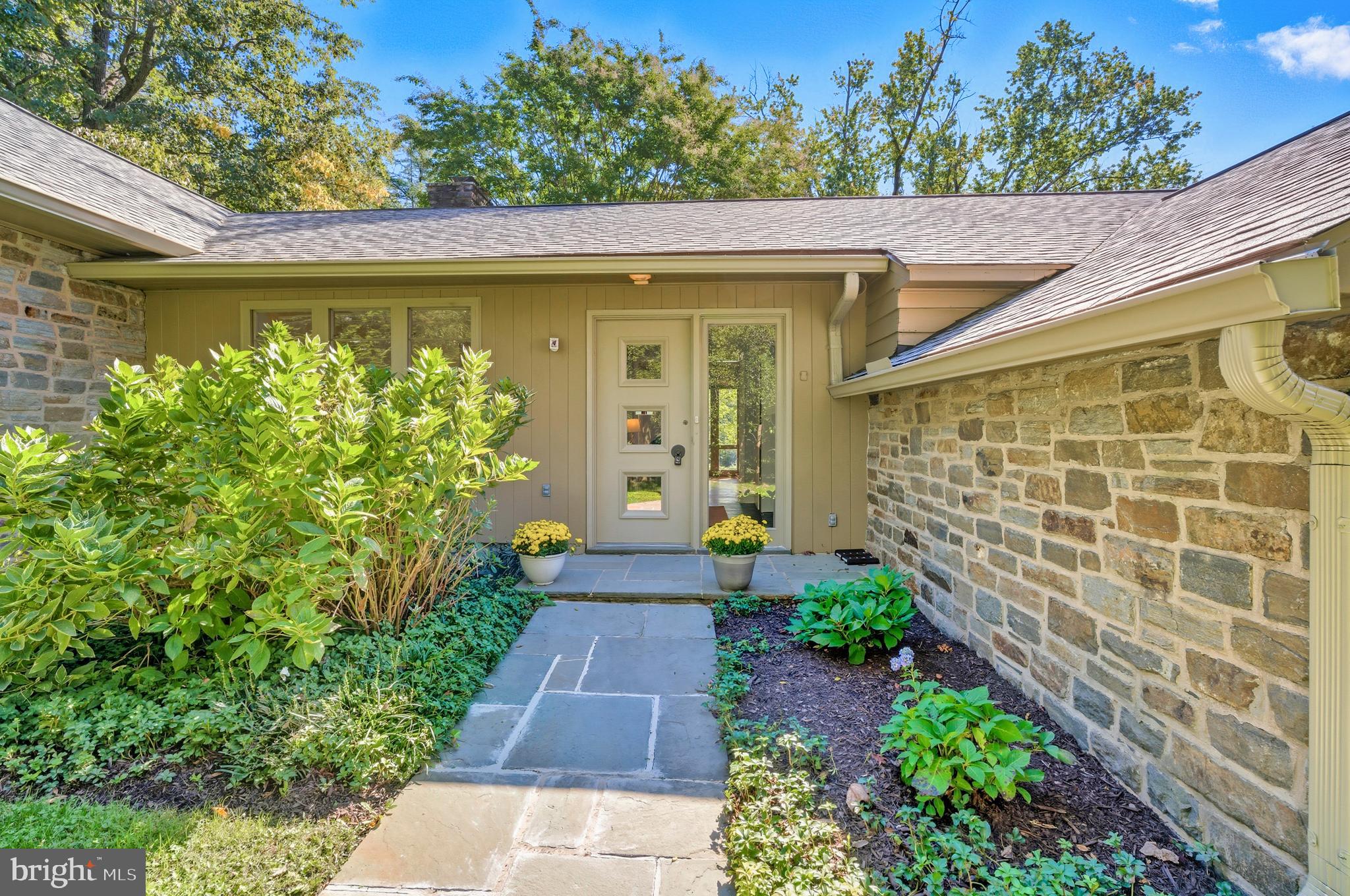 605 LAKE DRIVE