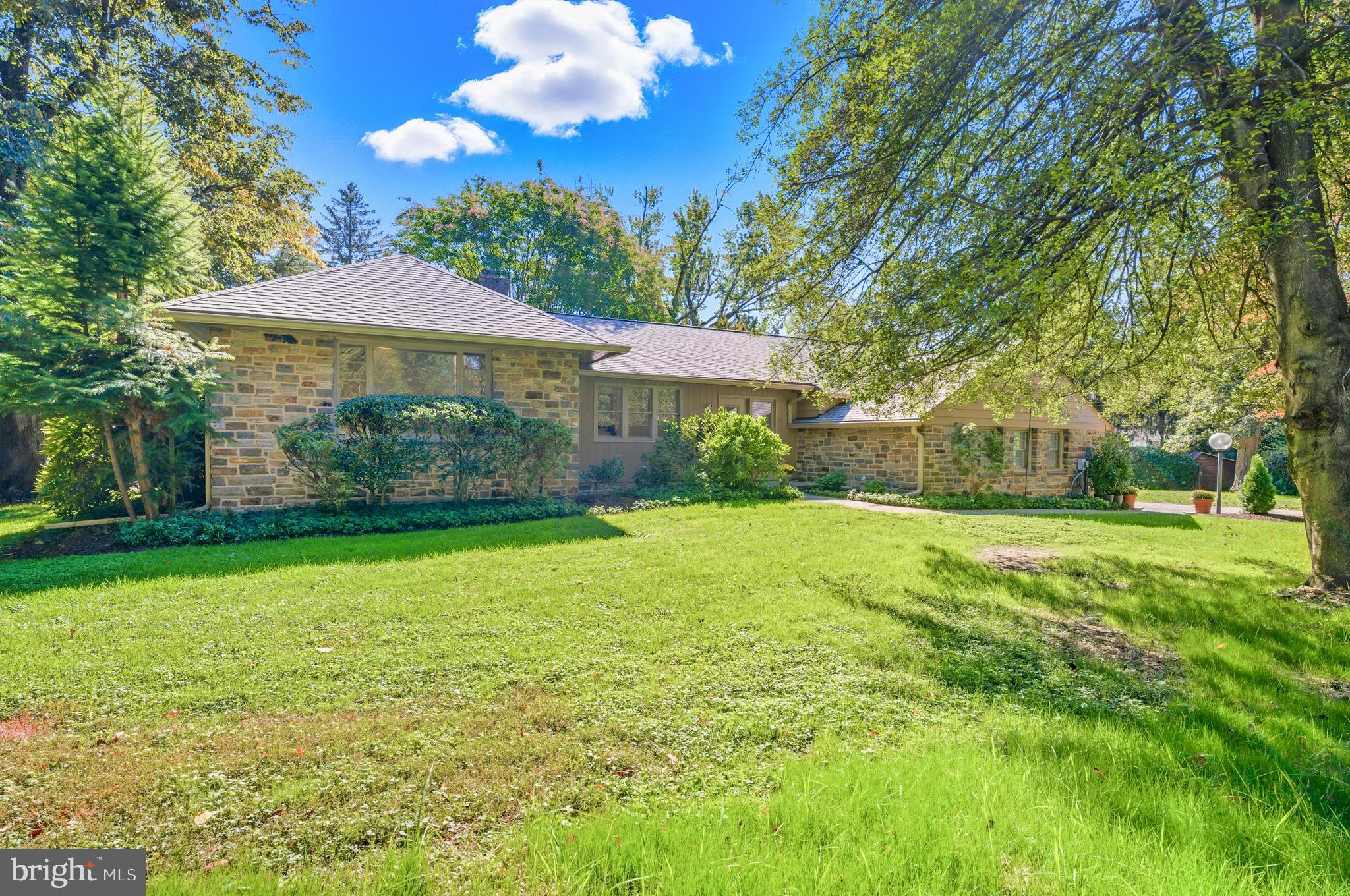 605 LAKE DRIVE