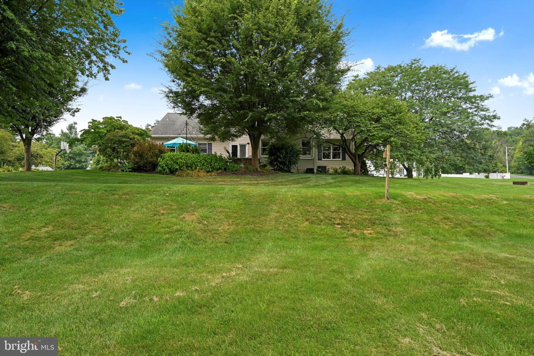 Denver, Pennsylvania 17517, United States, 4 Bedrooms Bedrooms, ,3 BathroomsBathrooms,Residential,Pending,187502