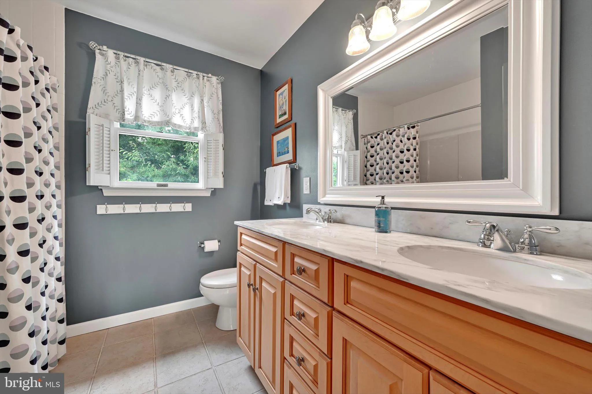 Denver, Pennsylvania 17517, United States, 4 Bedrooms Bedrooms, ,3 BathroomsBathrooms,Residential,Pending,187502