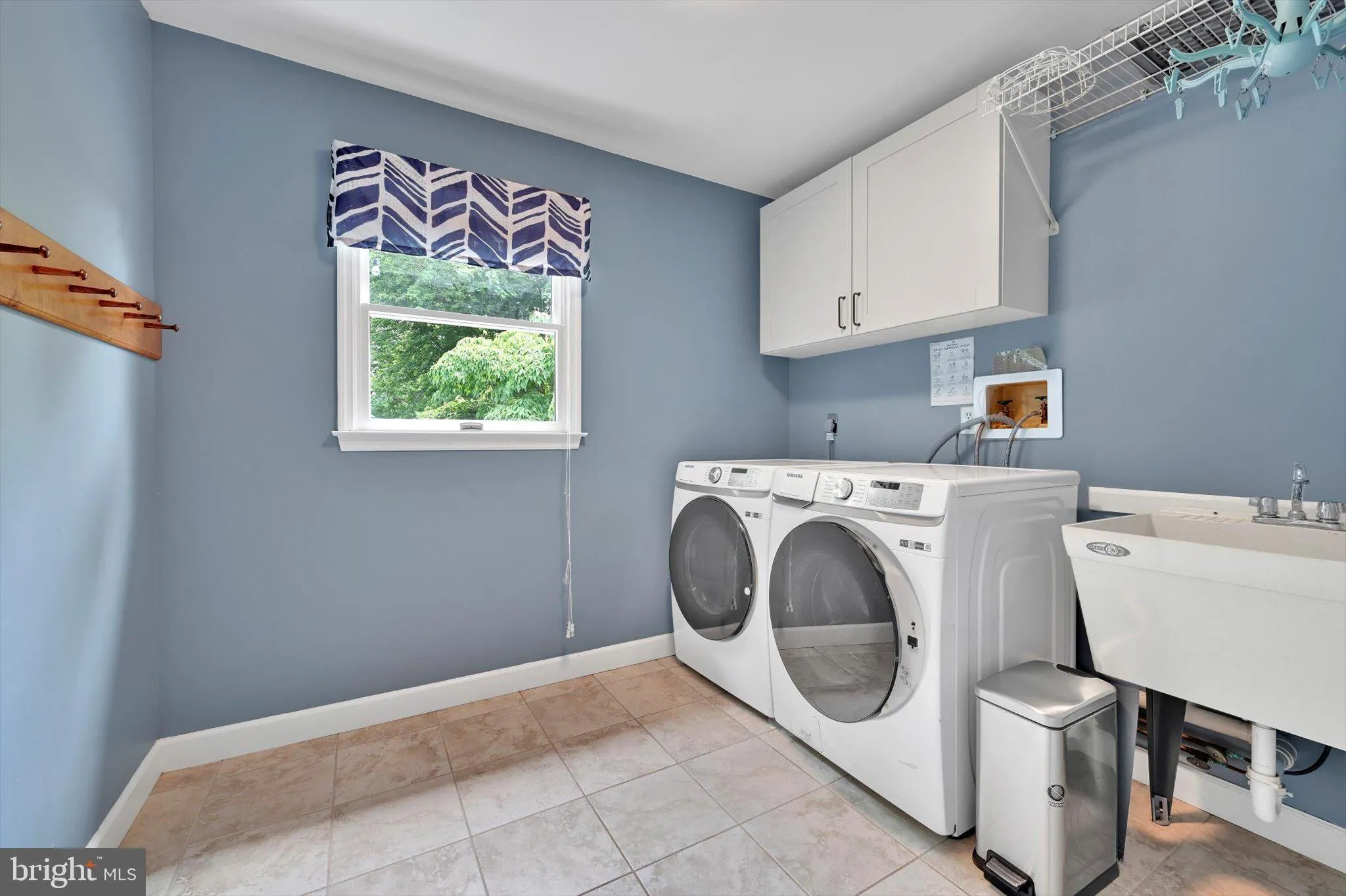 Denver, Pennsylvania 17517, United States, 4 Bedrooms Bedrooms, ,3 BathroomsBathrooms,Residential,Pending,187502