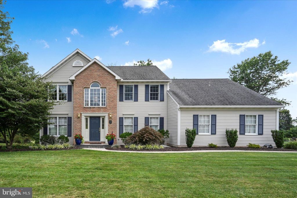 Photo of 10 Tamarack Drive, DENVER, PA 17517 (MLS # PALA2074298)