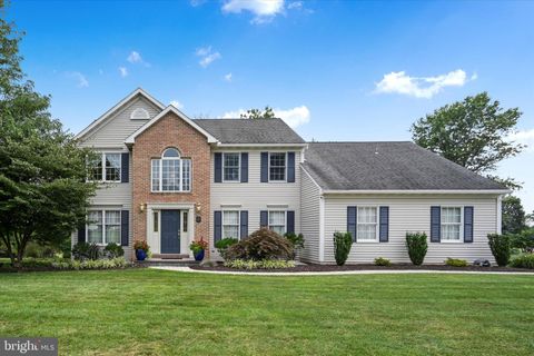 Photo of 10 Tamarack Drive, DENVER, PA 17517 (MLS # PALA2074298)