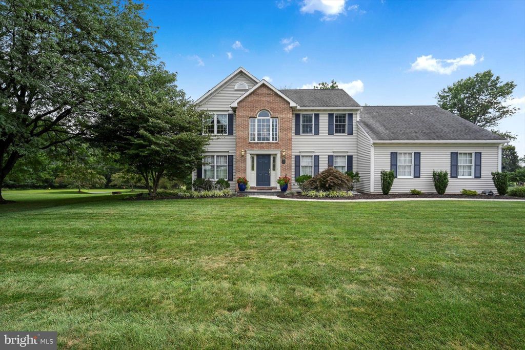 Photo of 10 Tamarack Drive, DENVER, PA 17517 (MLS # PALA2074298)