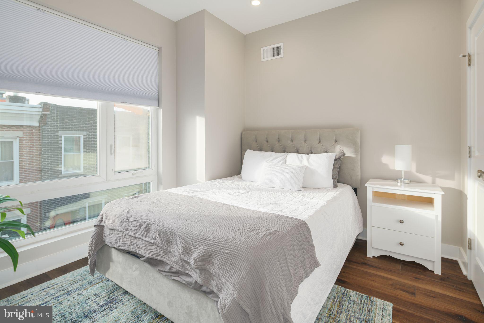 POINT BREEZE - Residential