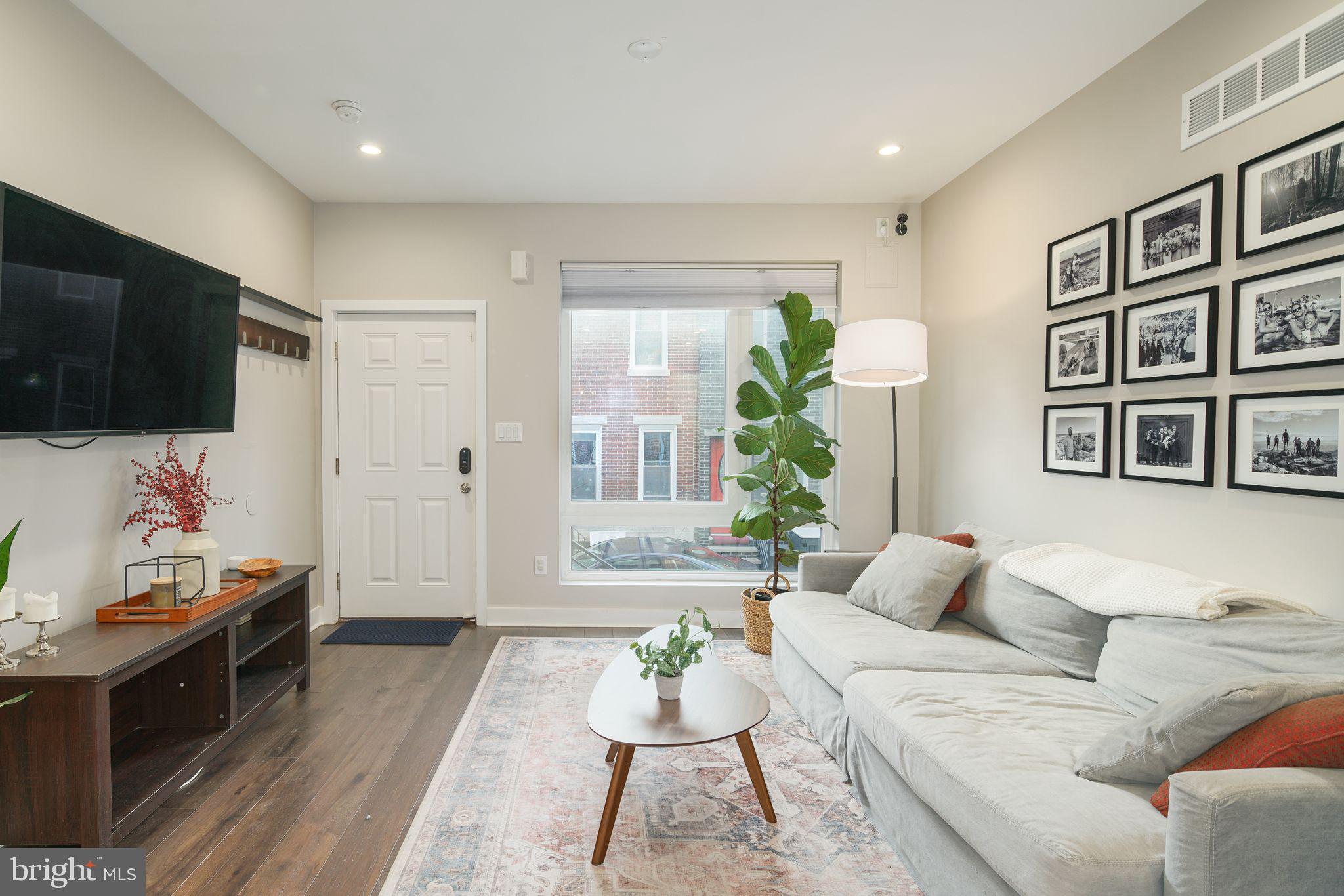 POINT BREEZE - Residential