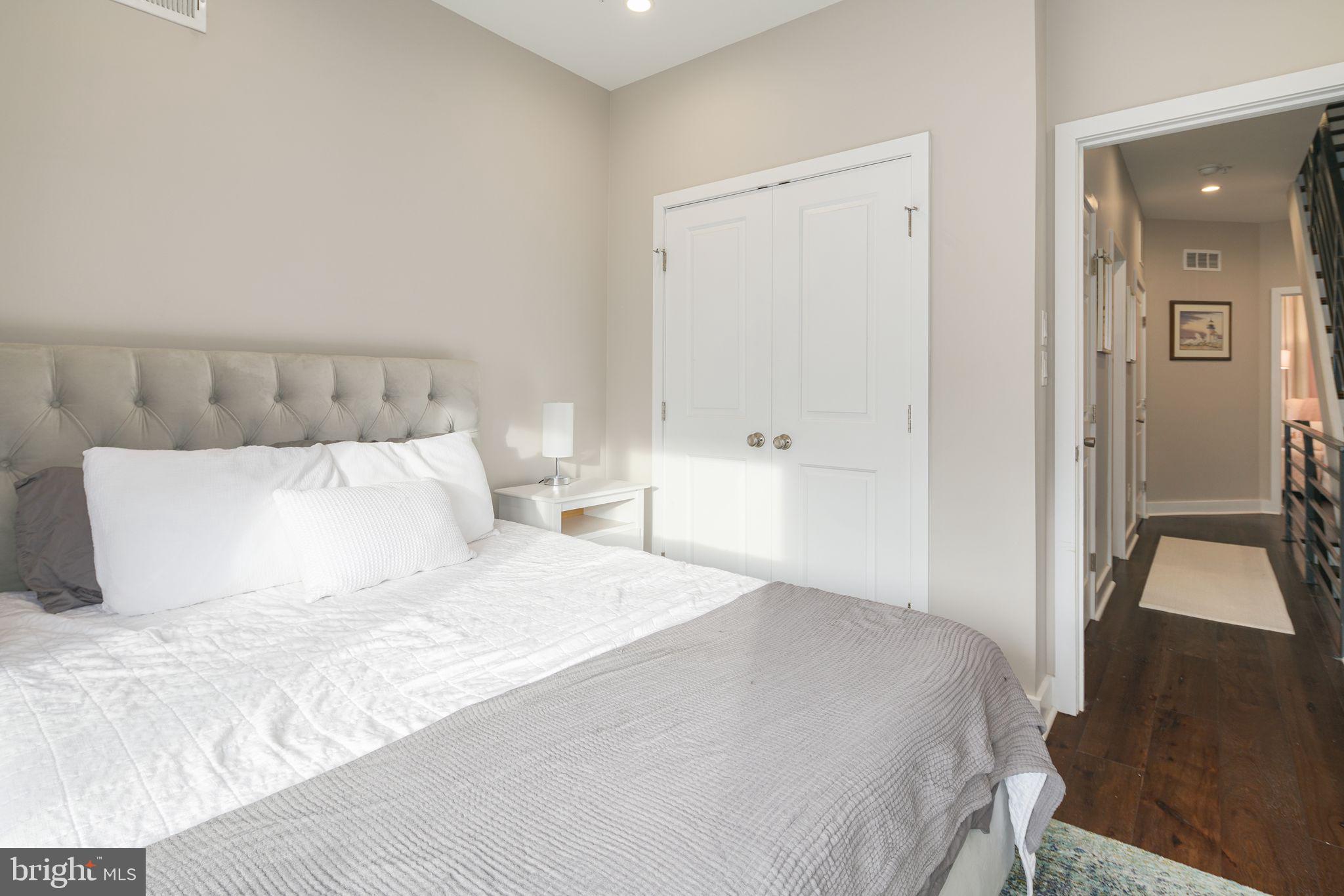 POINT BREEZE - Residential