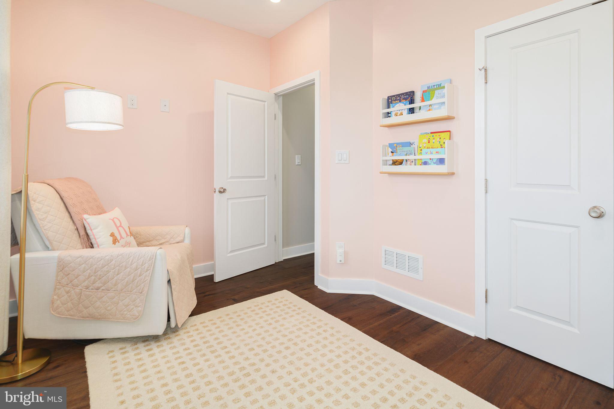 POINT BREEZE - Residential