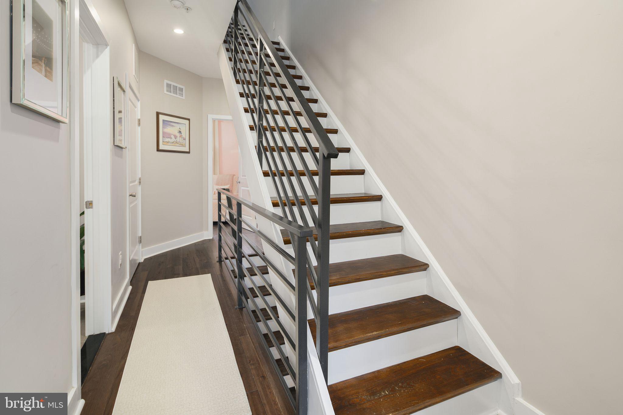 POINT BREEZE - Residential