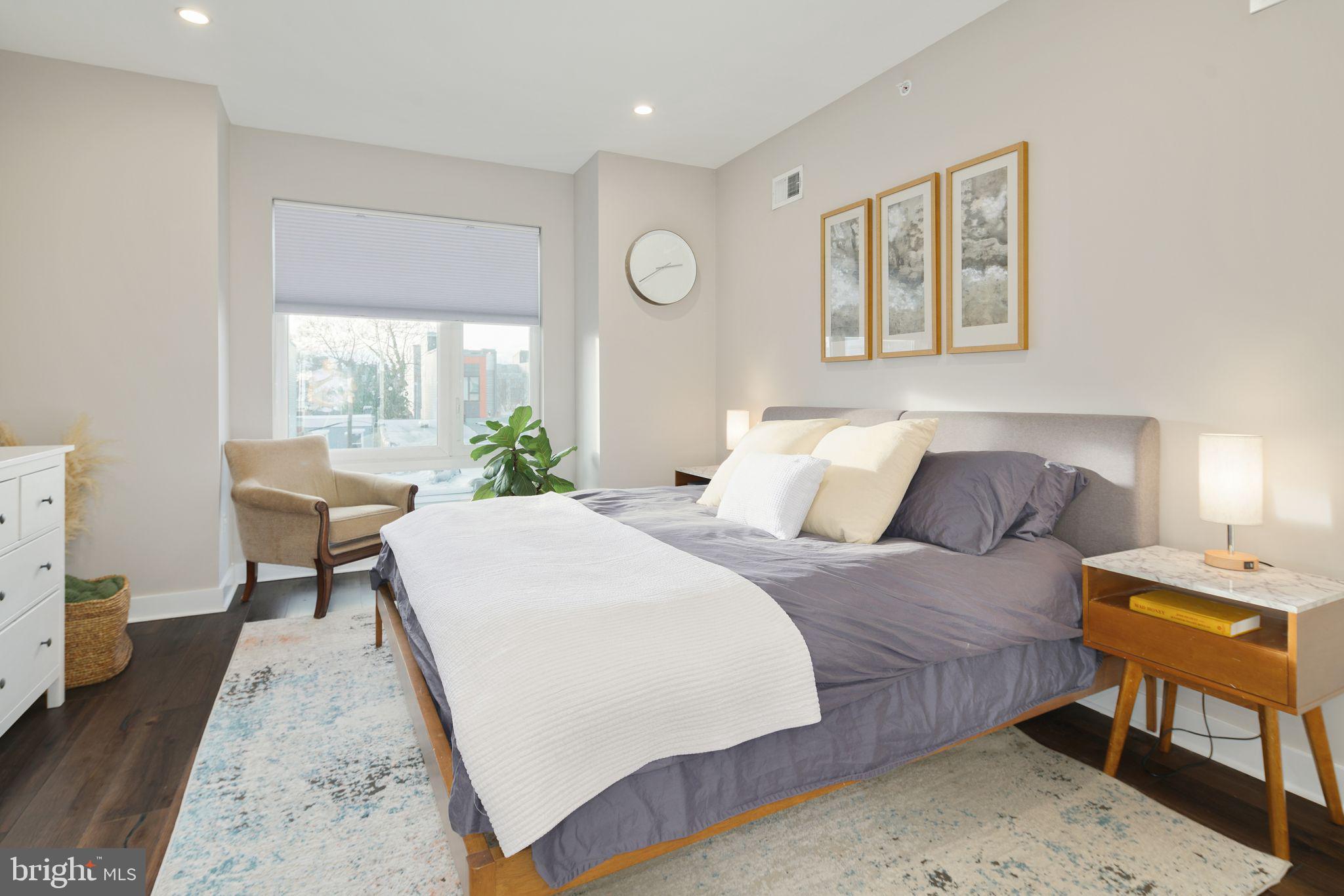 POINT BREEZE - Residential