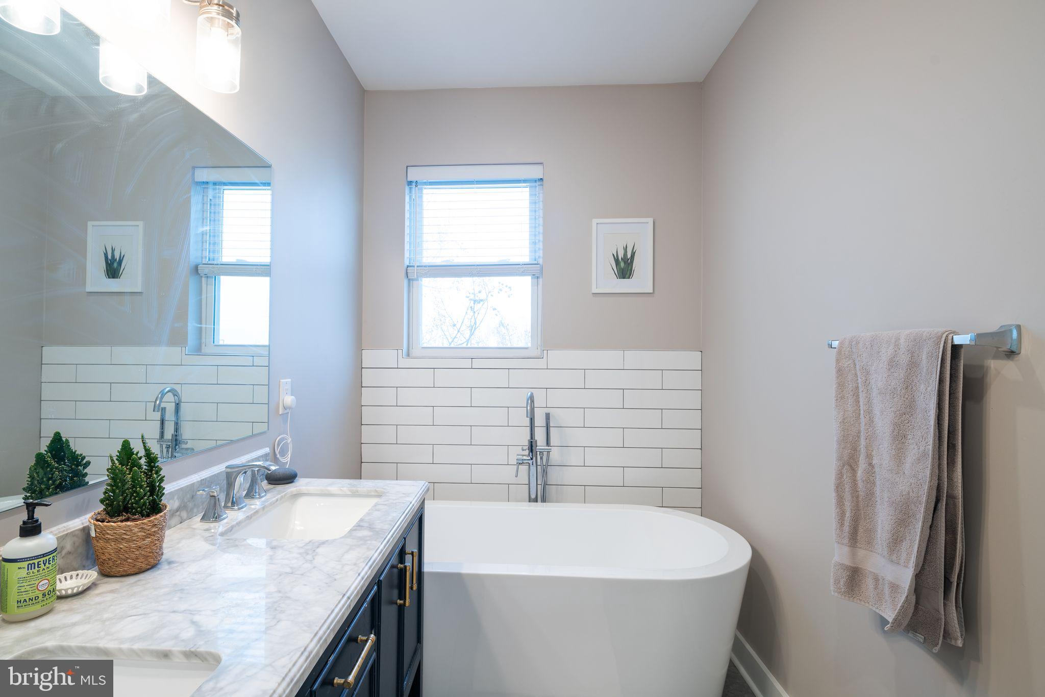 POINT BREEZE - Residential