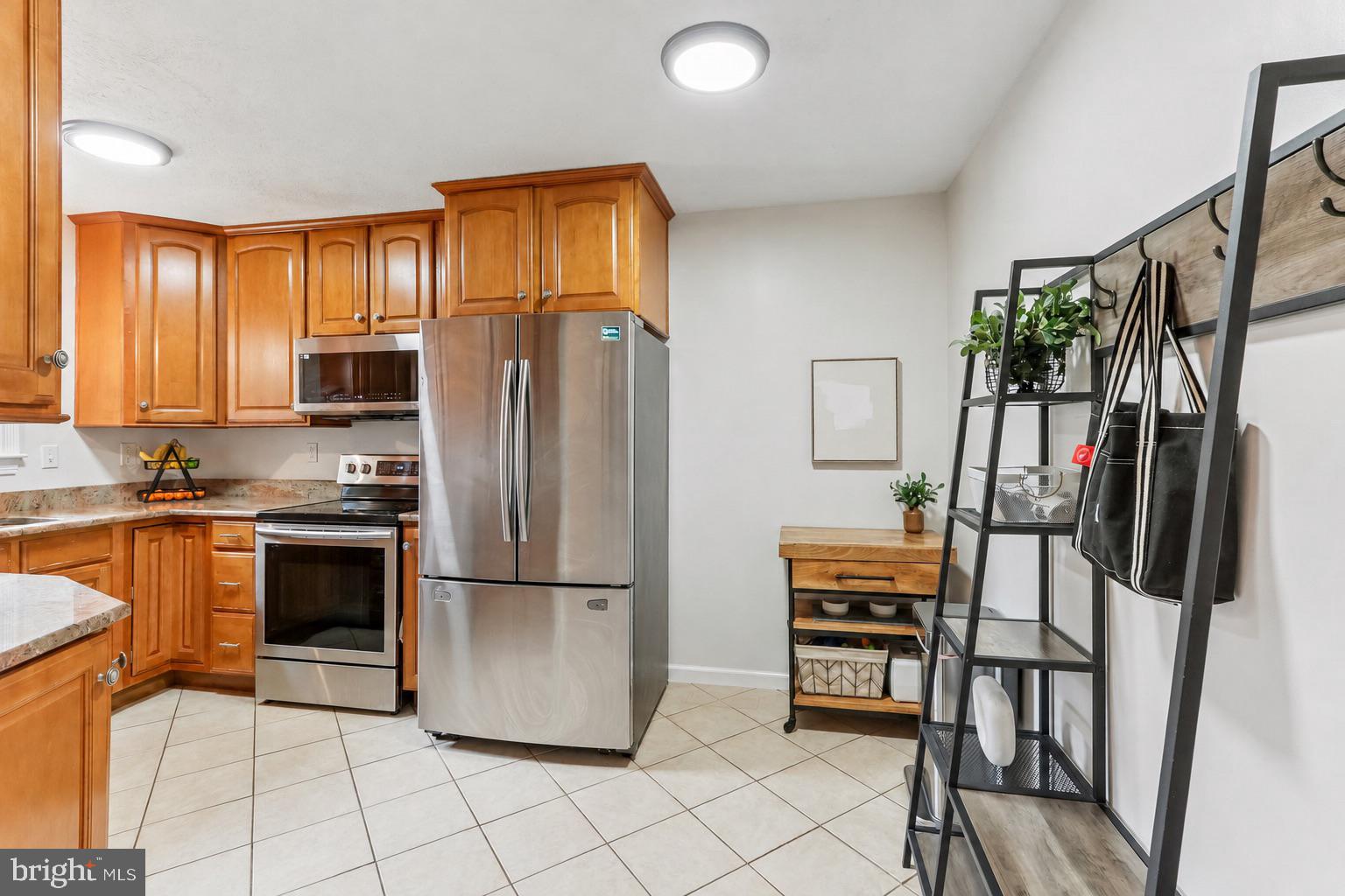 348 CARLYN COURT