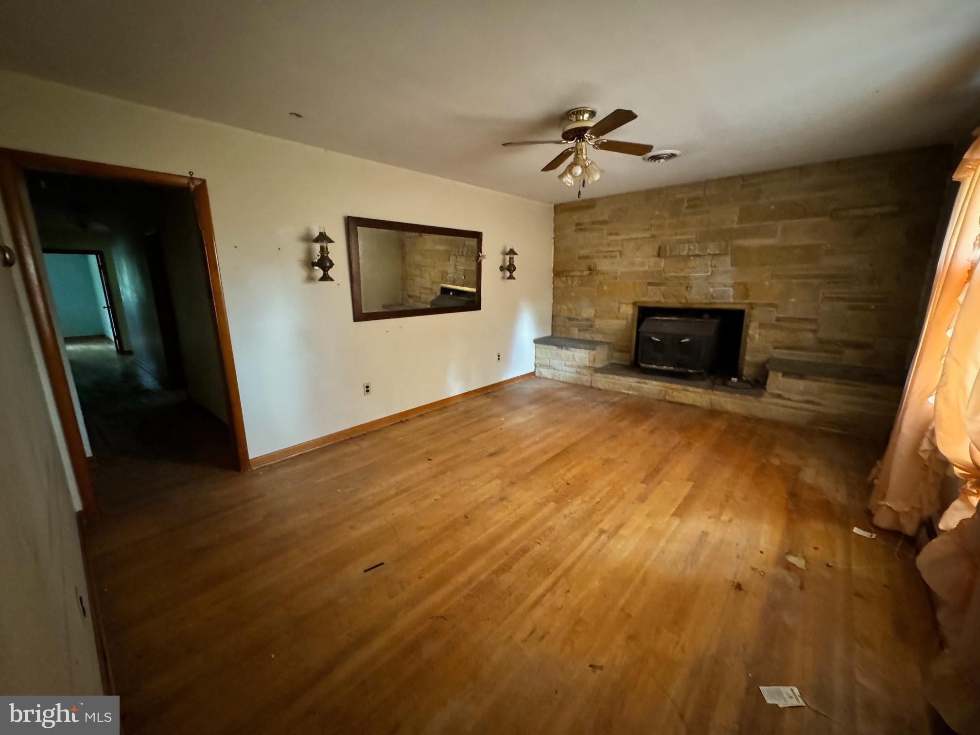 MOUNTAIN VIEW ESTATES - Residential