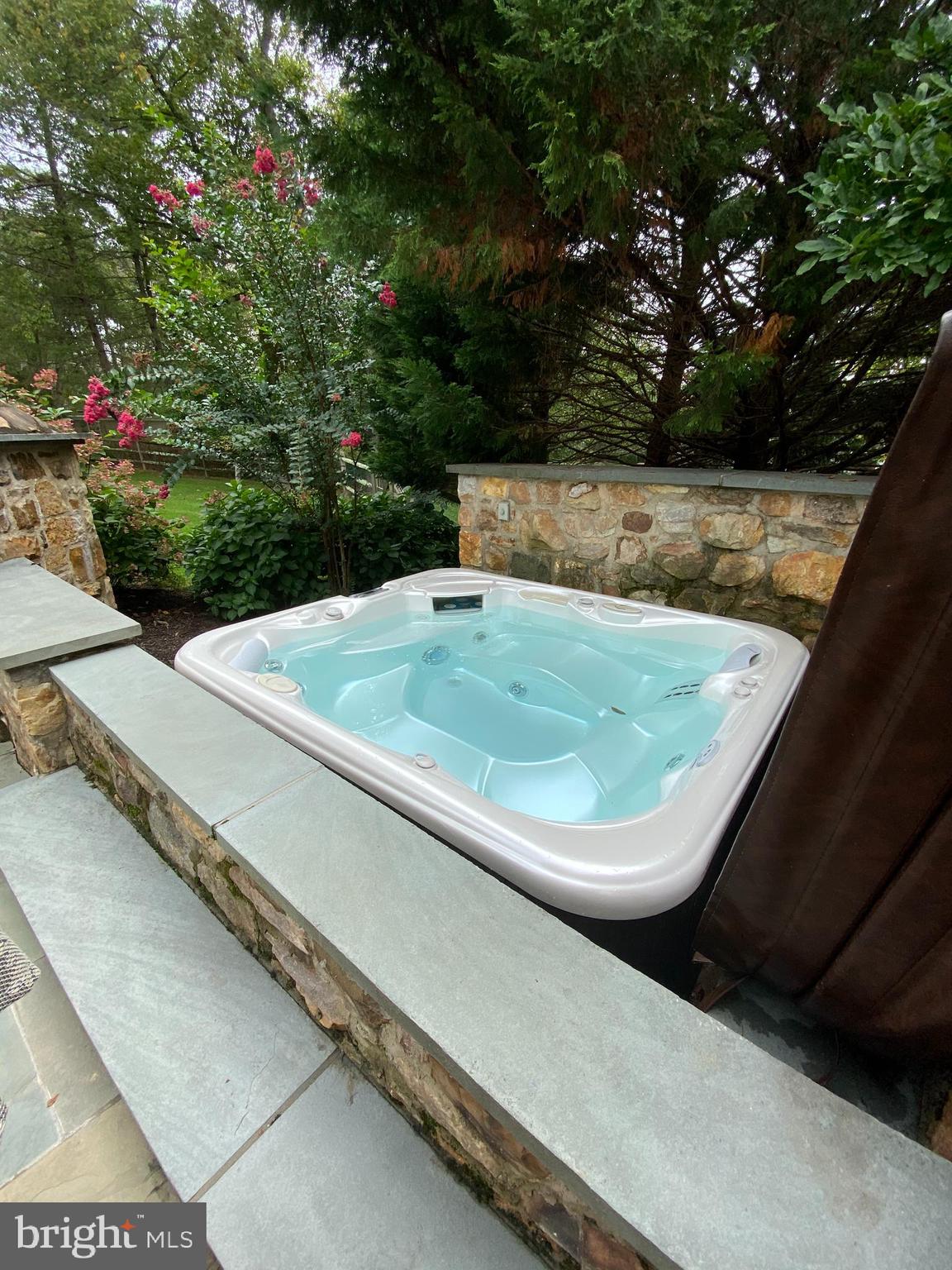 OVERLOOK - Residential