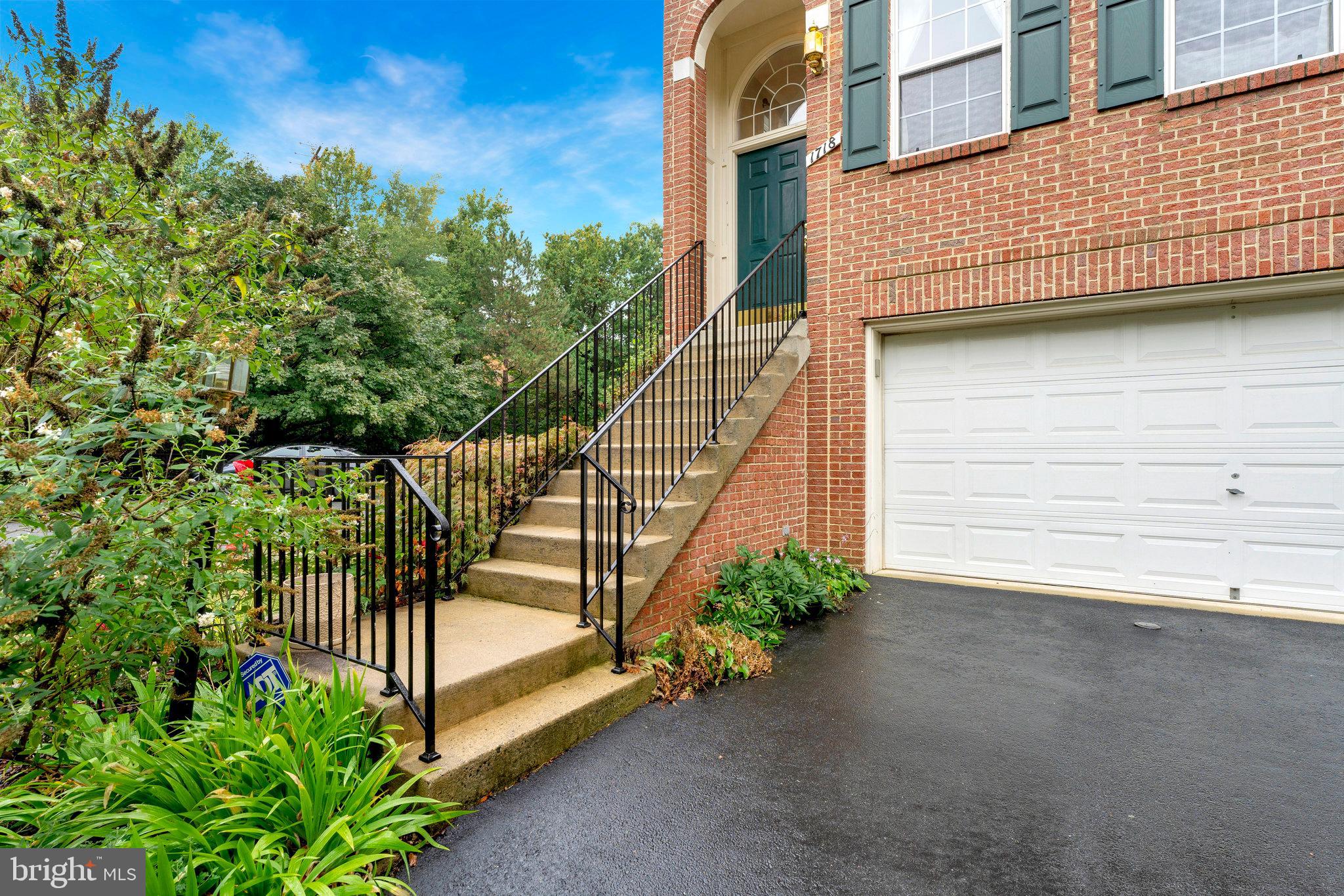 TOWNS AT STUART POINT - Residential