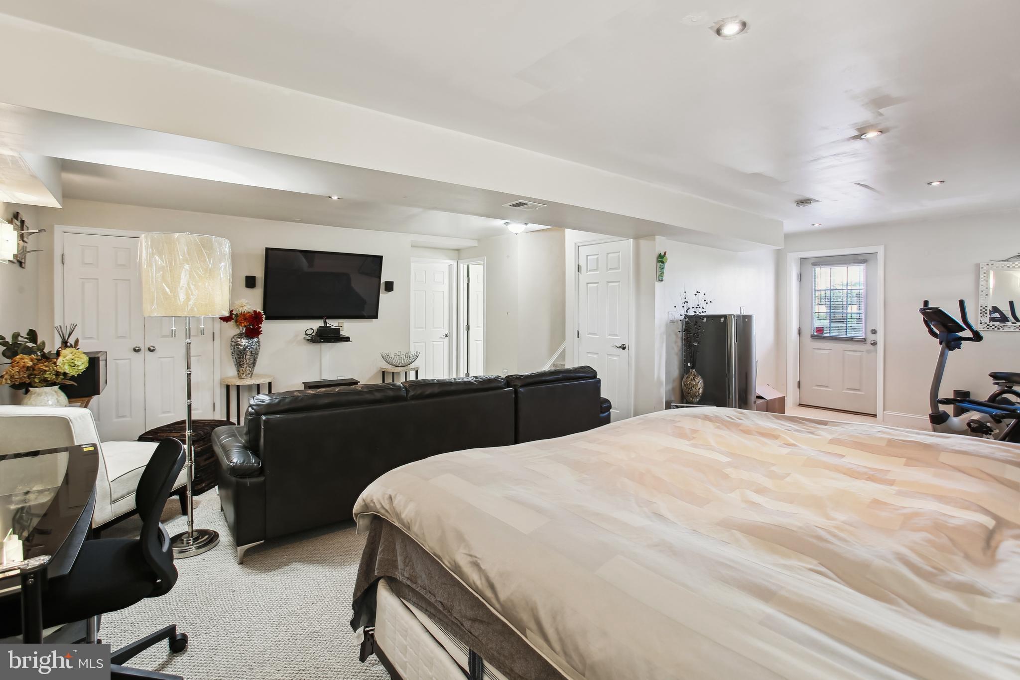 HAMMONDS MILL - Residential