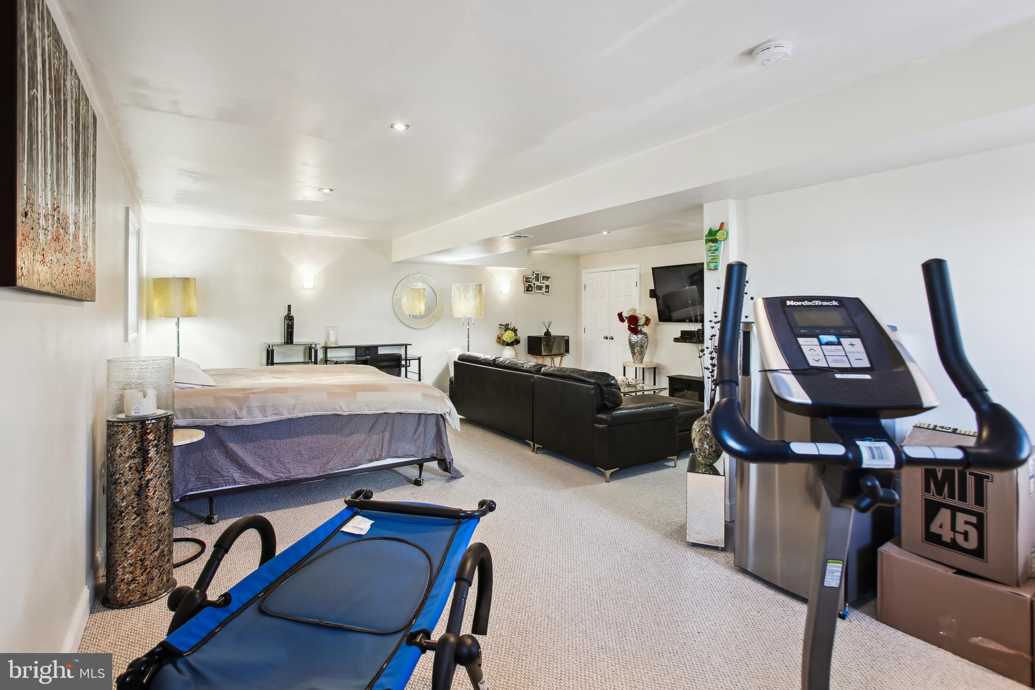 HAMMONDS MILL - Residential