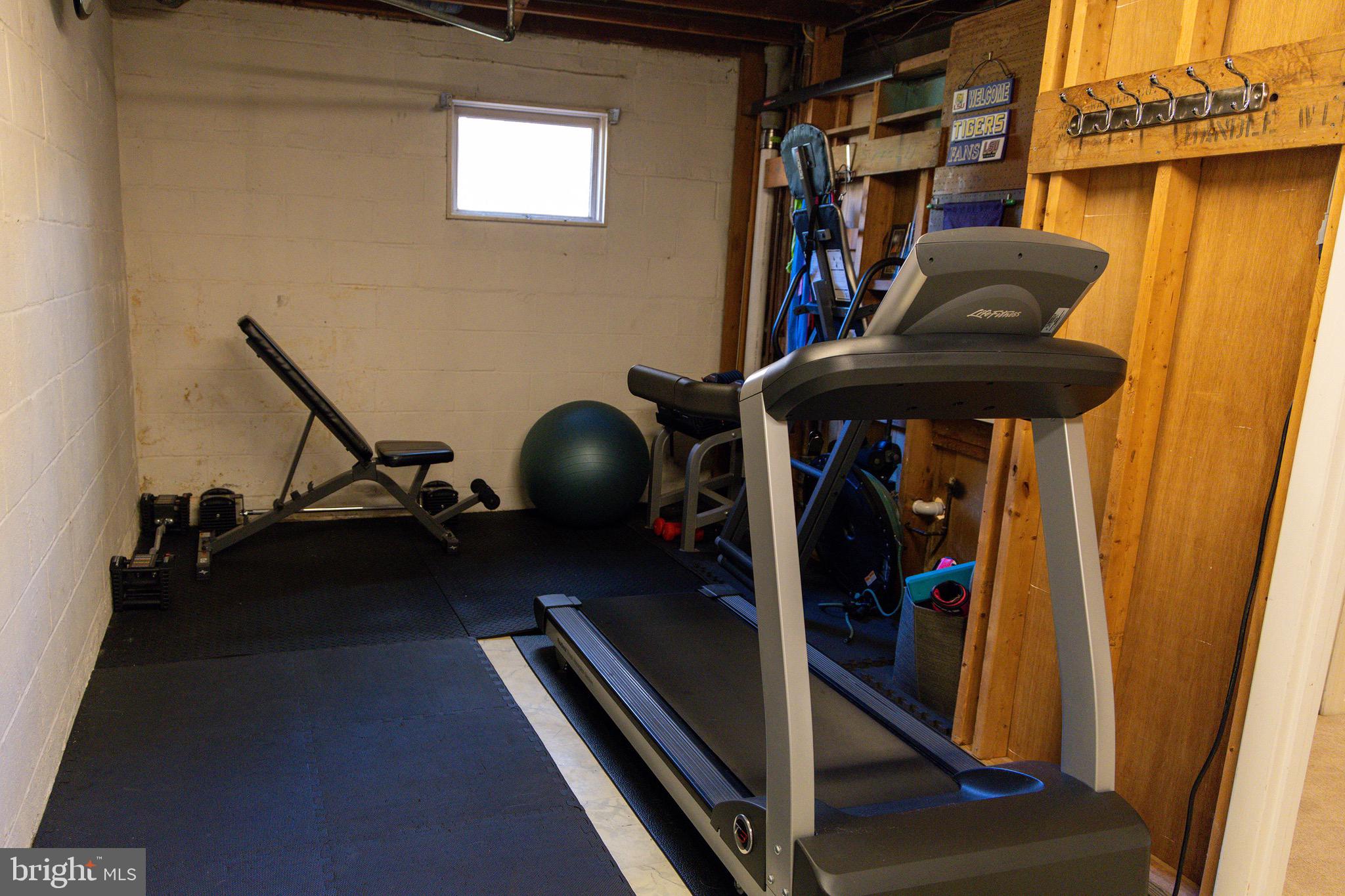 GRASS RIDGE - Residential Lease