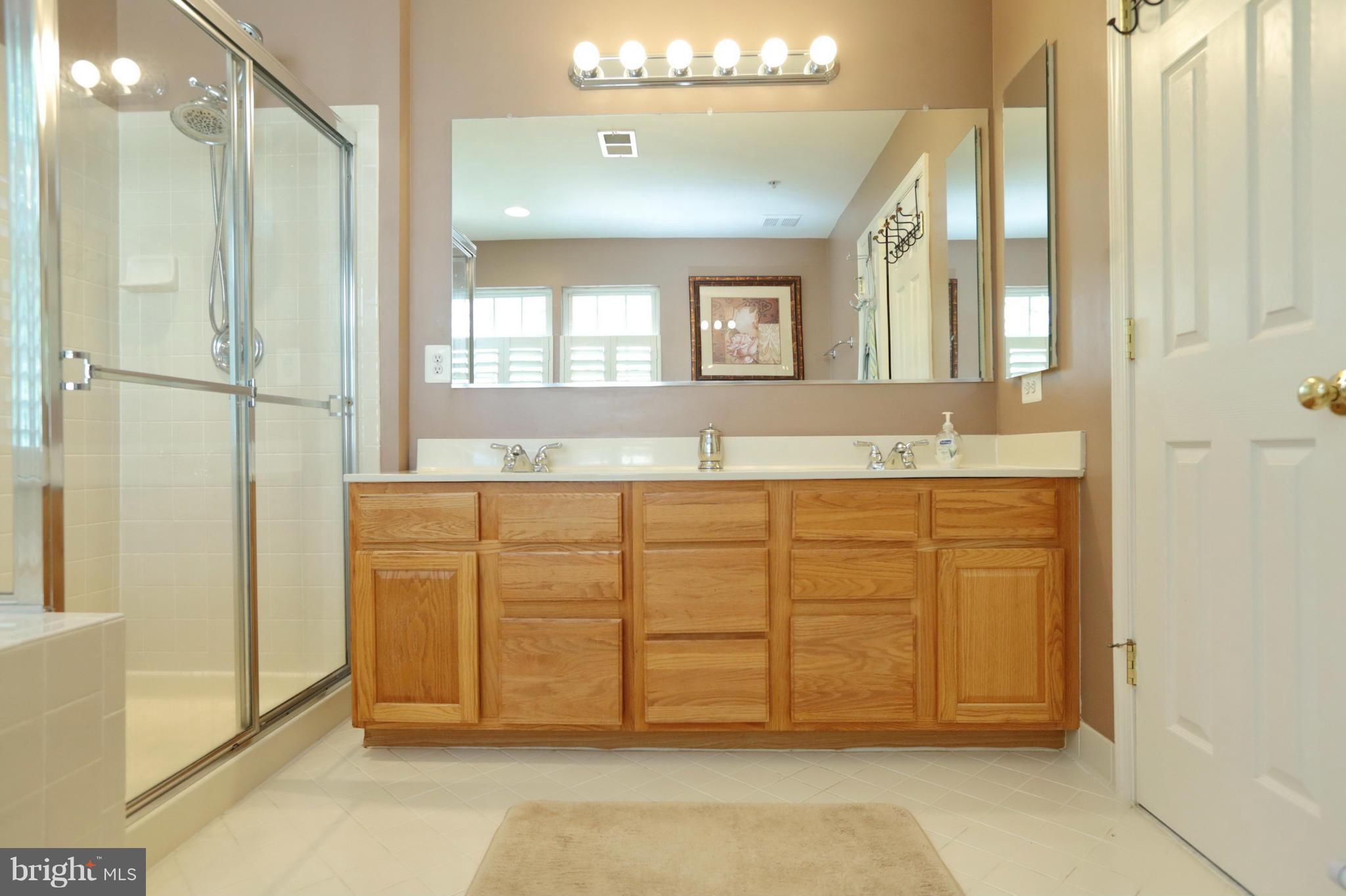 CROFTON MANOR - Residential