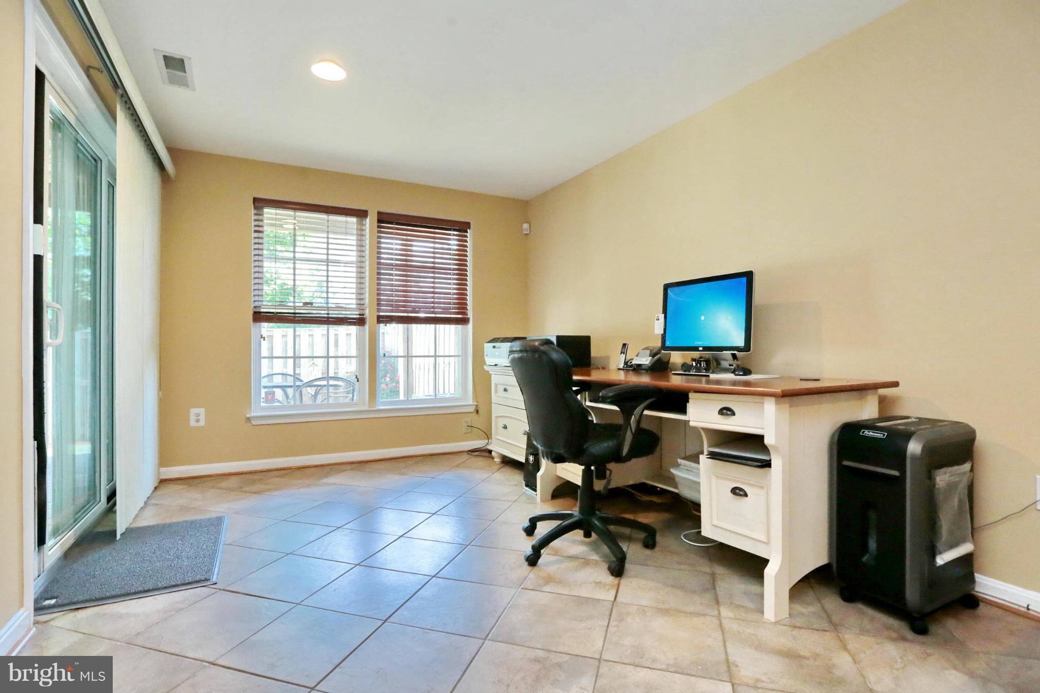 CROFTON MANOR - Residential