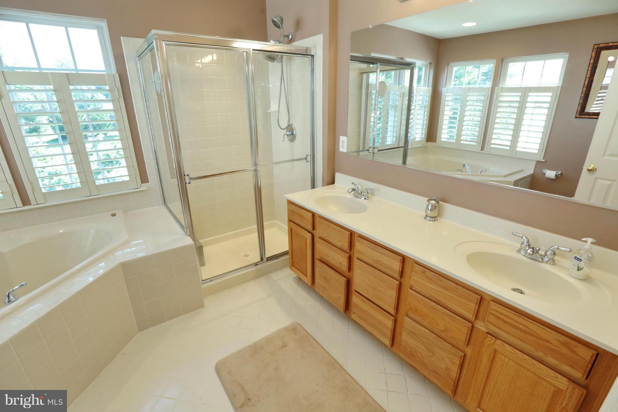 CROFTON MANOR - Residential