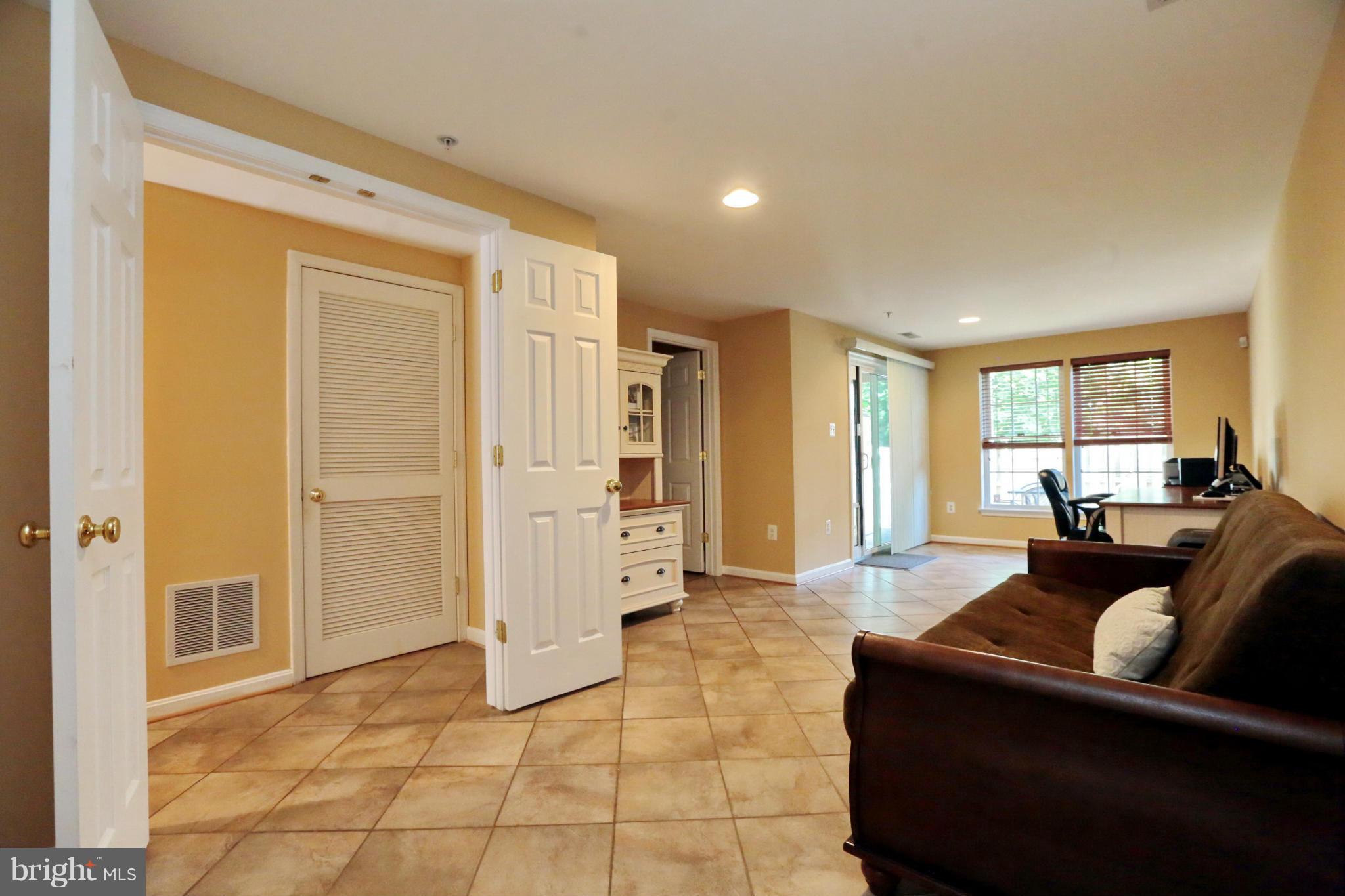 CROFTON MANOR - Residential