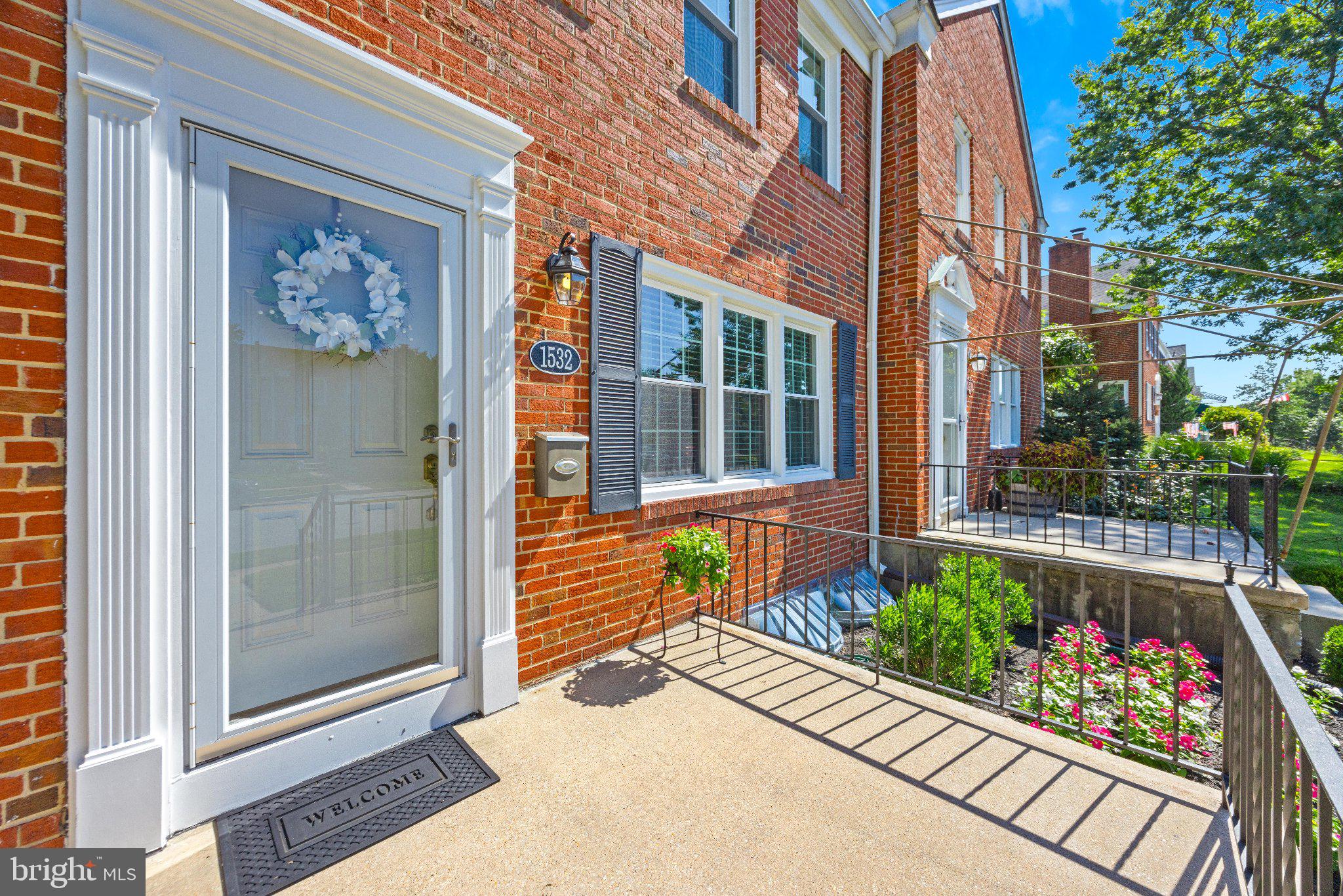 1532 COTTAGE