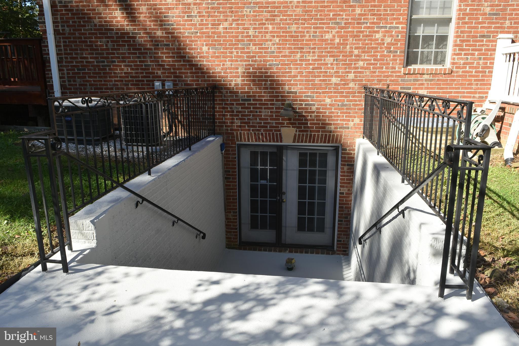 LEWIS PARK - Residential