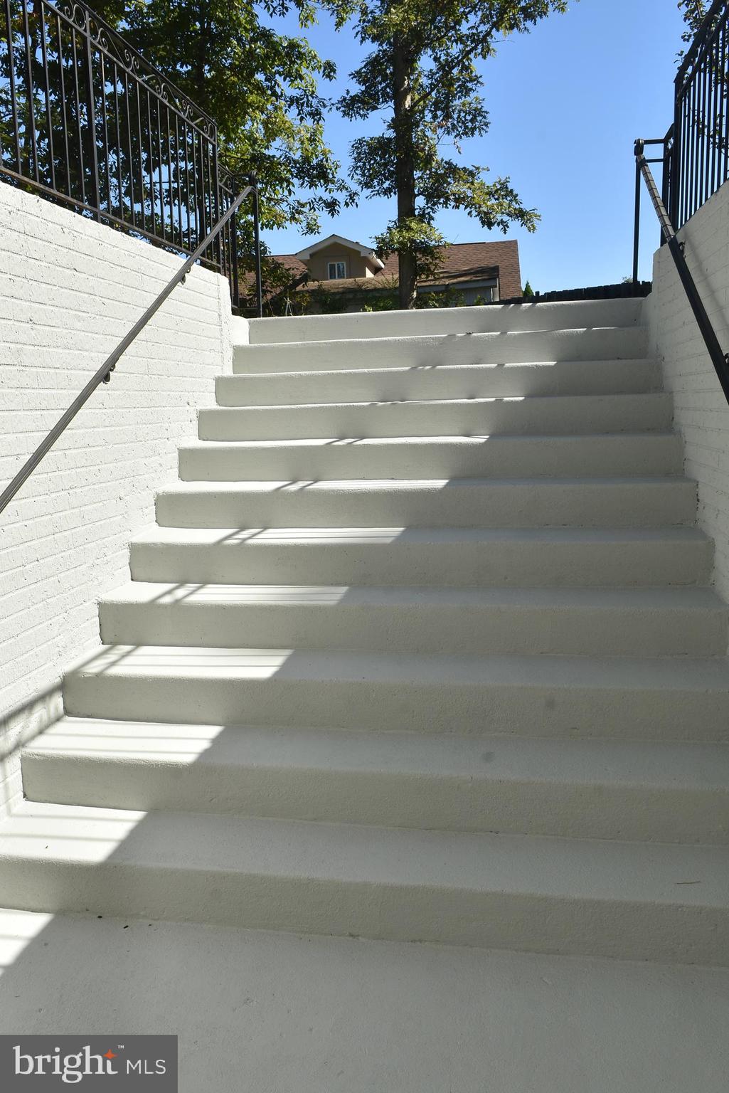 LEWIS PARK - Residential