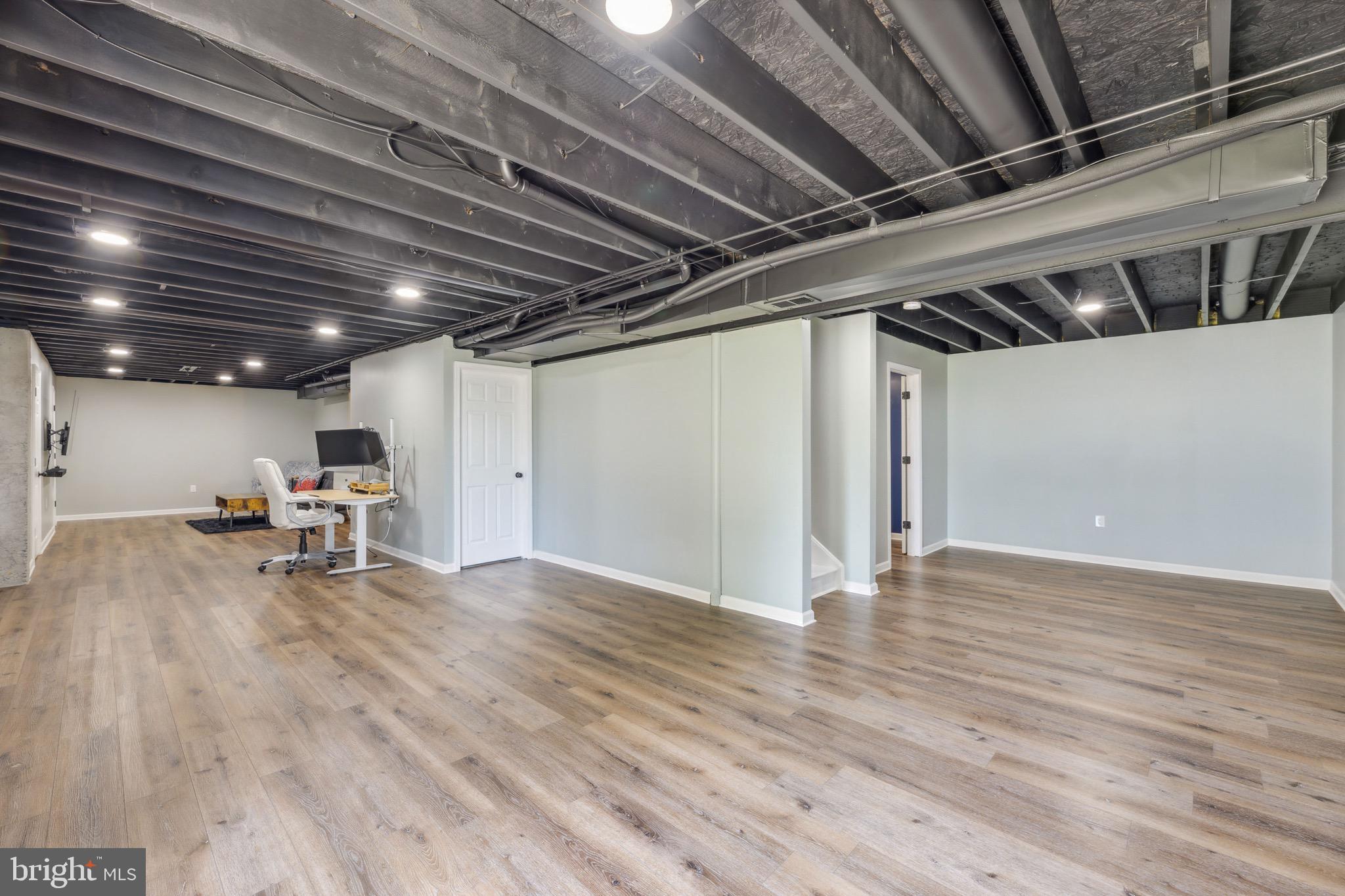 LAKELAND PLACE - Residential