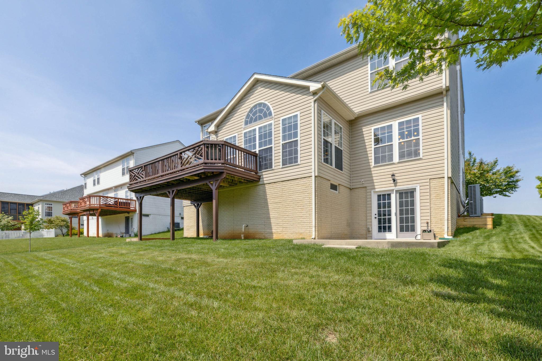 LAKELAND PLACE - Residential