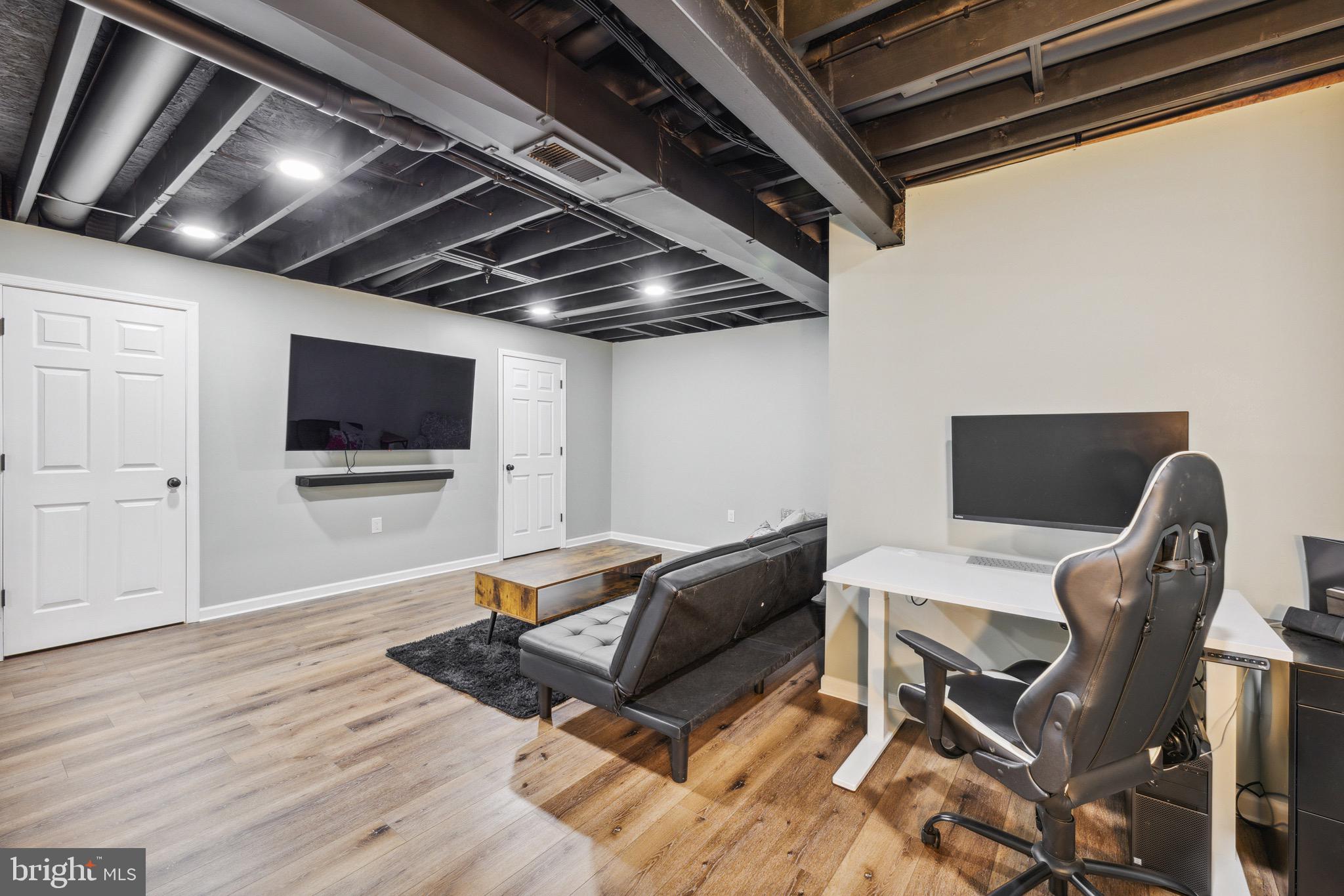 LAKELAND PLACE - Residential