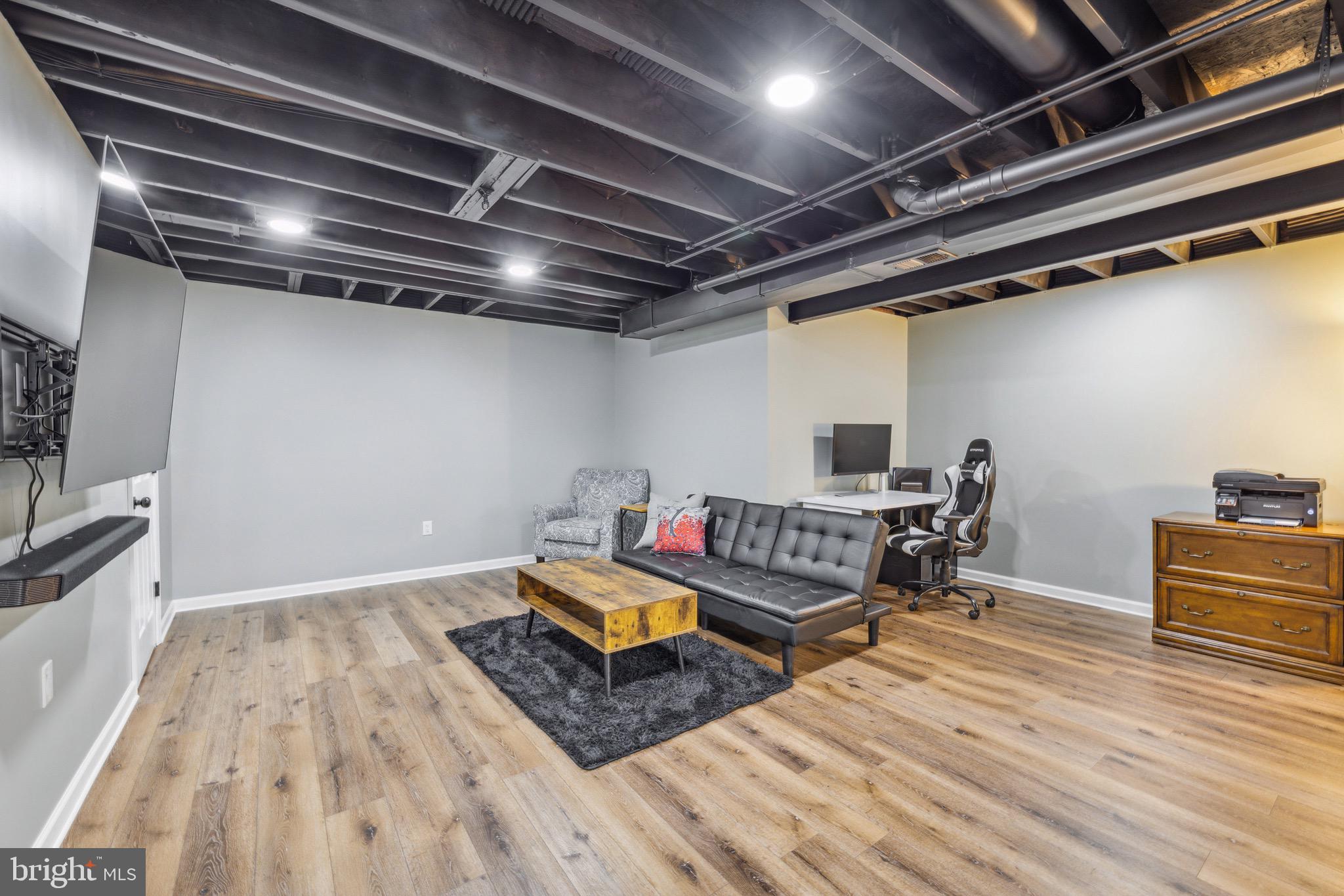 LAKELAND PLACE - Residential