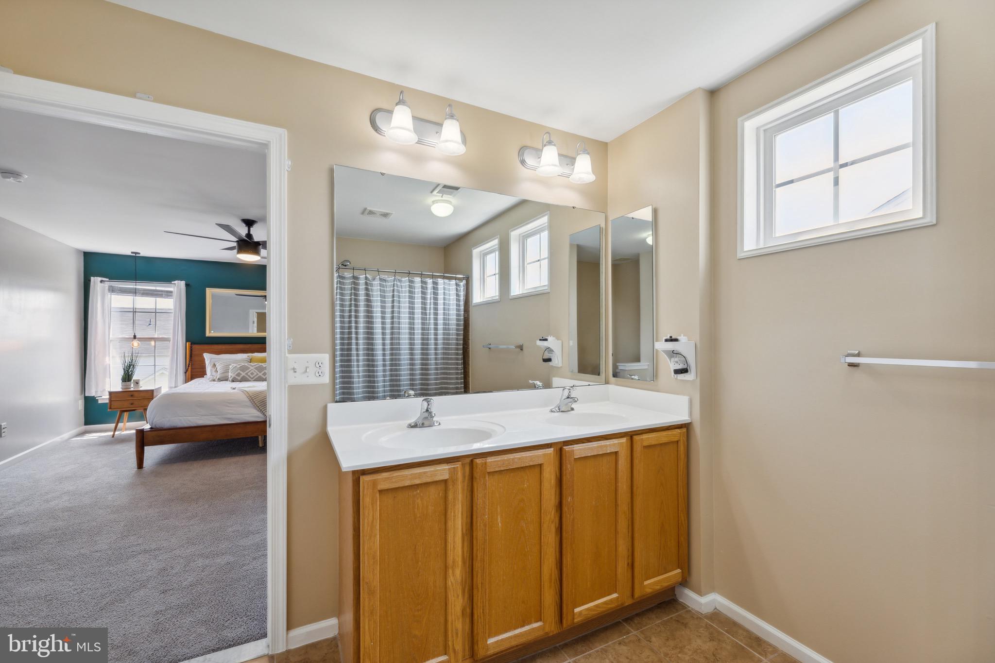 LAKELAND PLACE - Residential