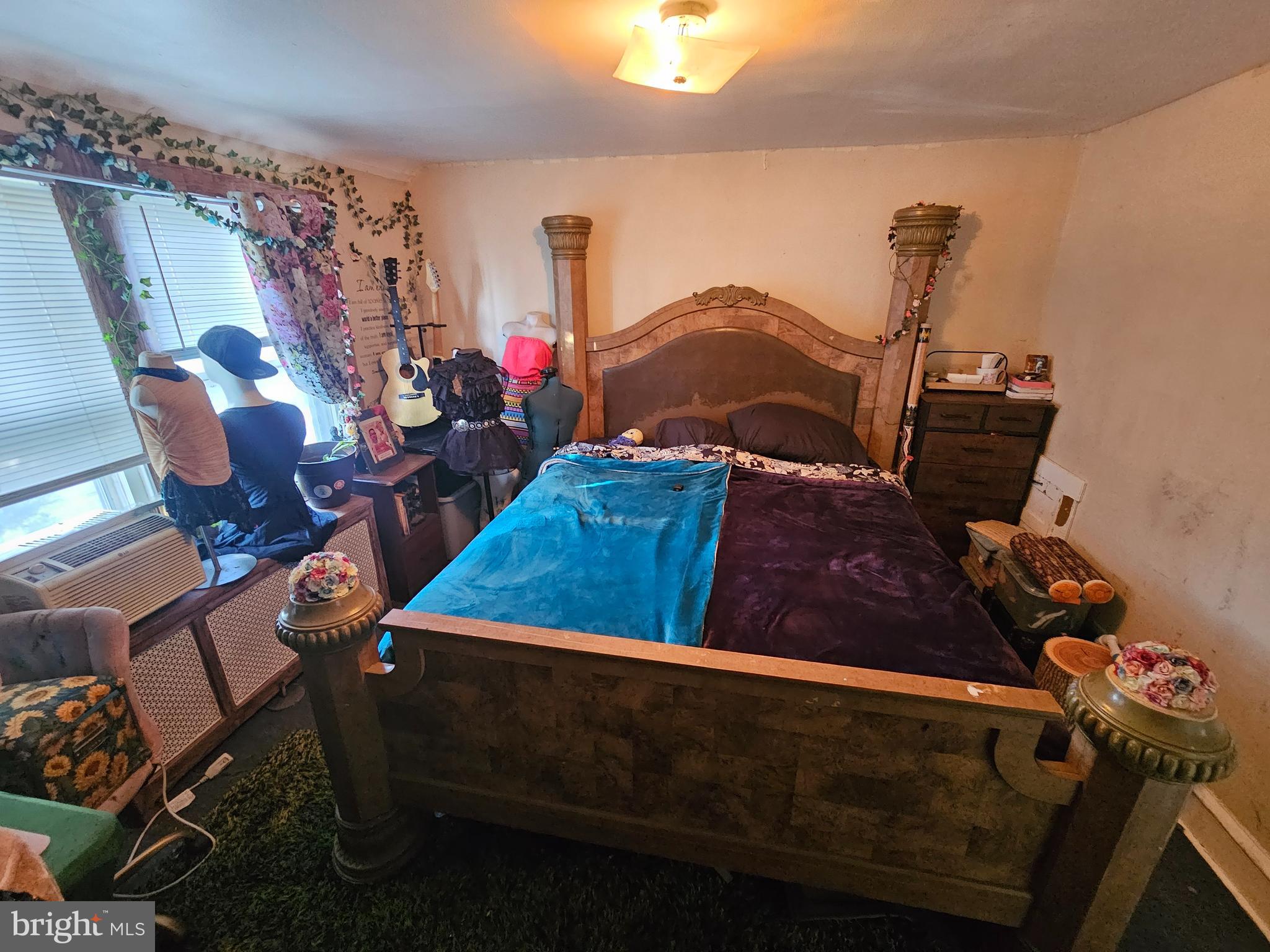 WEST OAK LANE - Residential