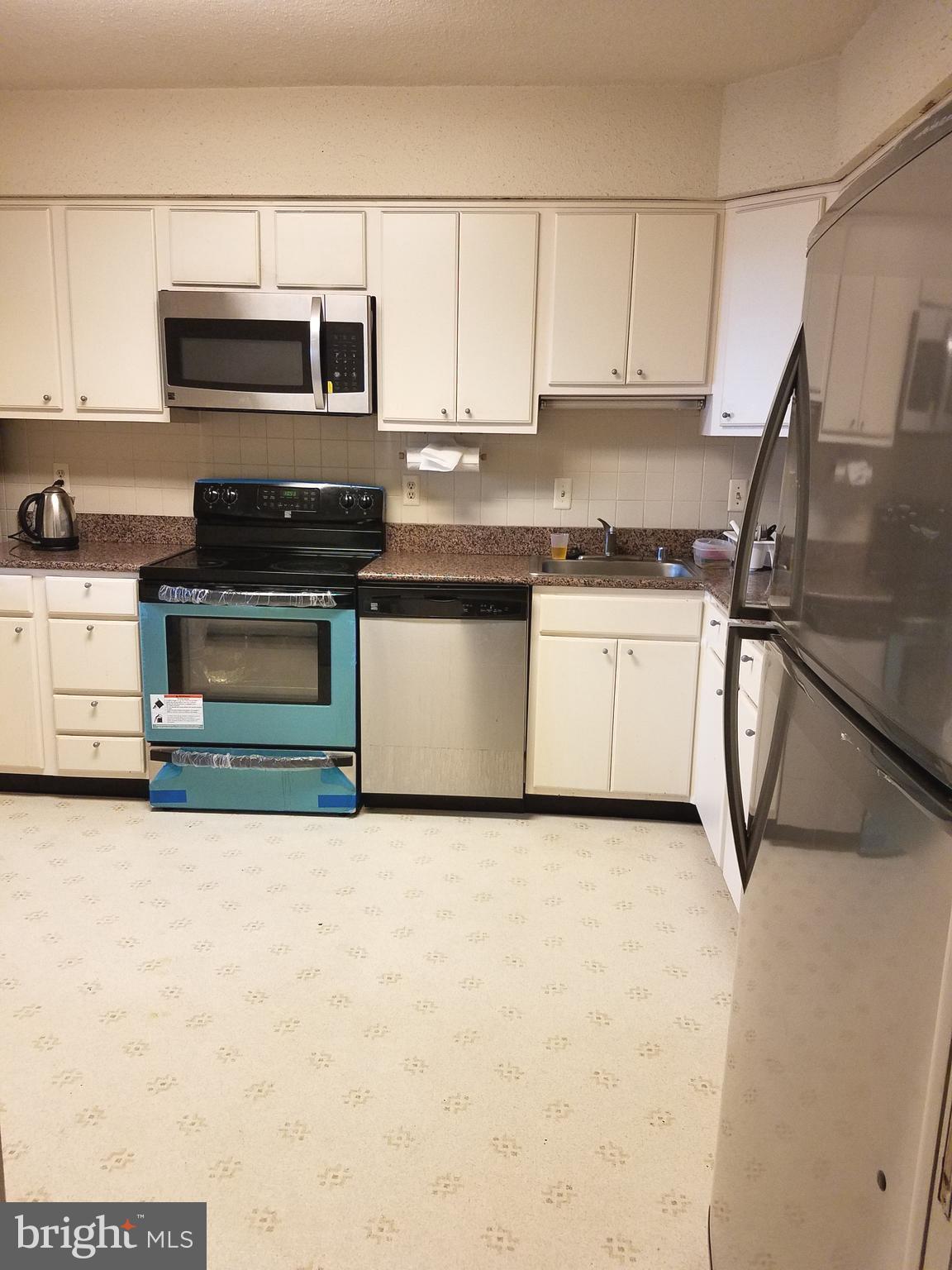 SKYLINE HOUSE - Residential