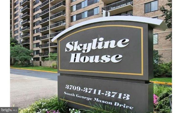 SKYLINE HOUSE - Residential