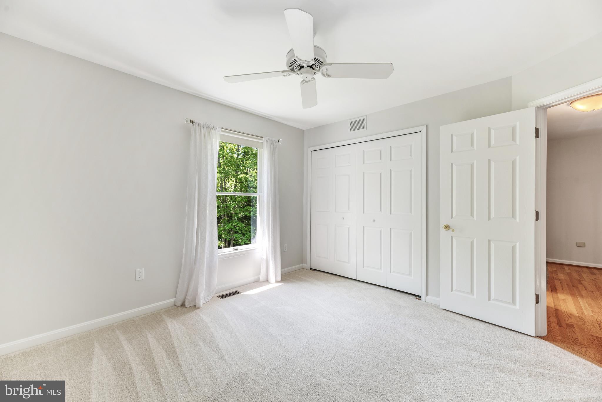 HUNT MEADOW - Residential